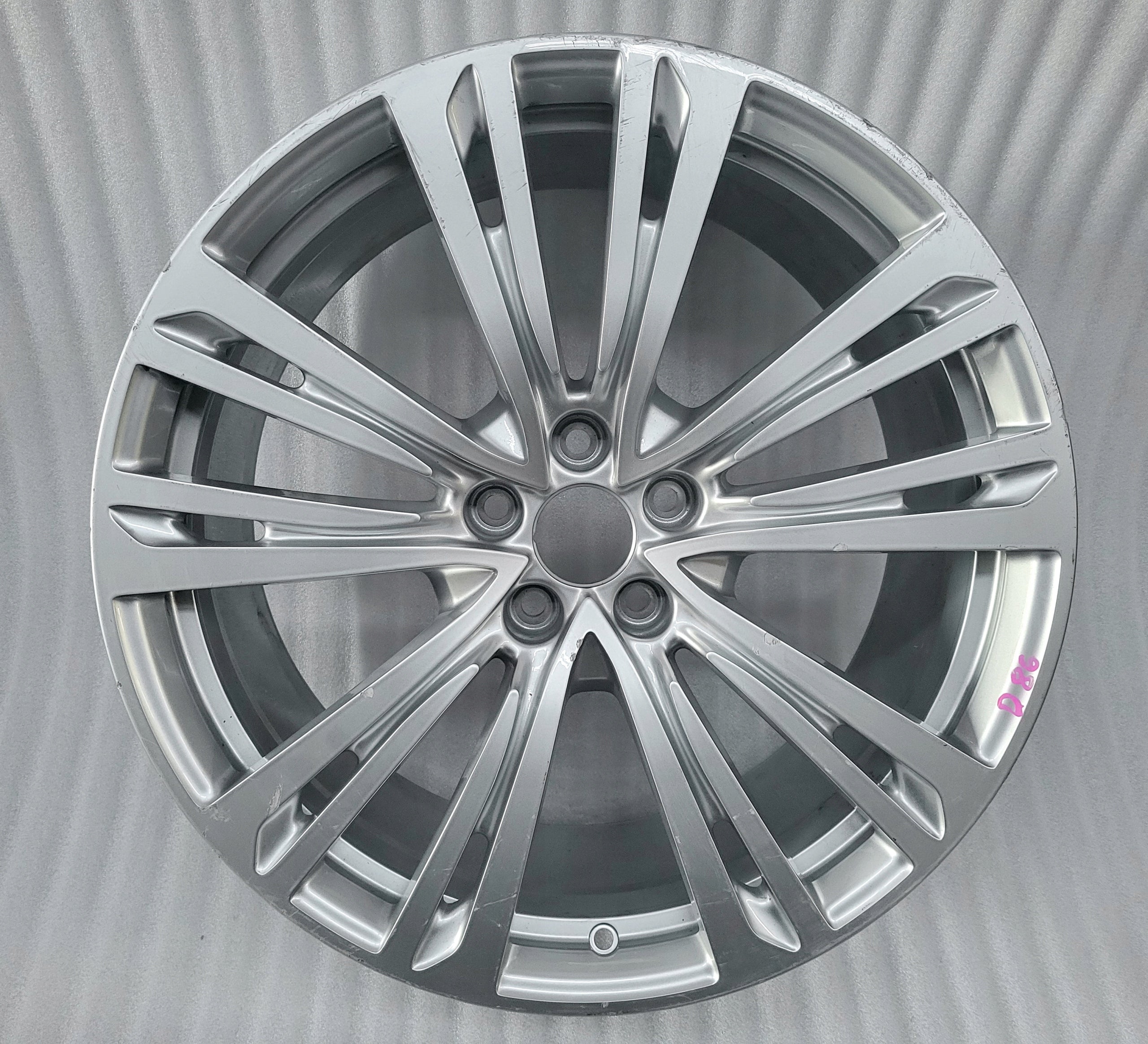  1x Alu Felge Audi A8 S8 Aluminum rim 20 Zoll 9.0J 5x112 40ET 4N0601025Q product image