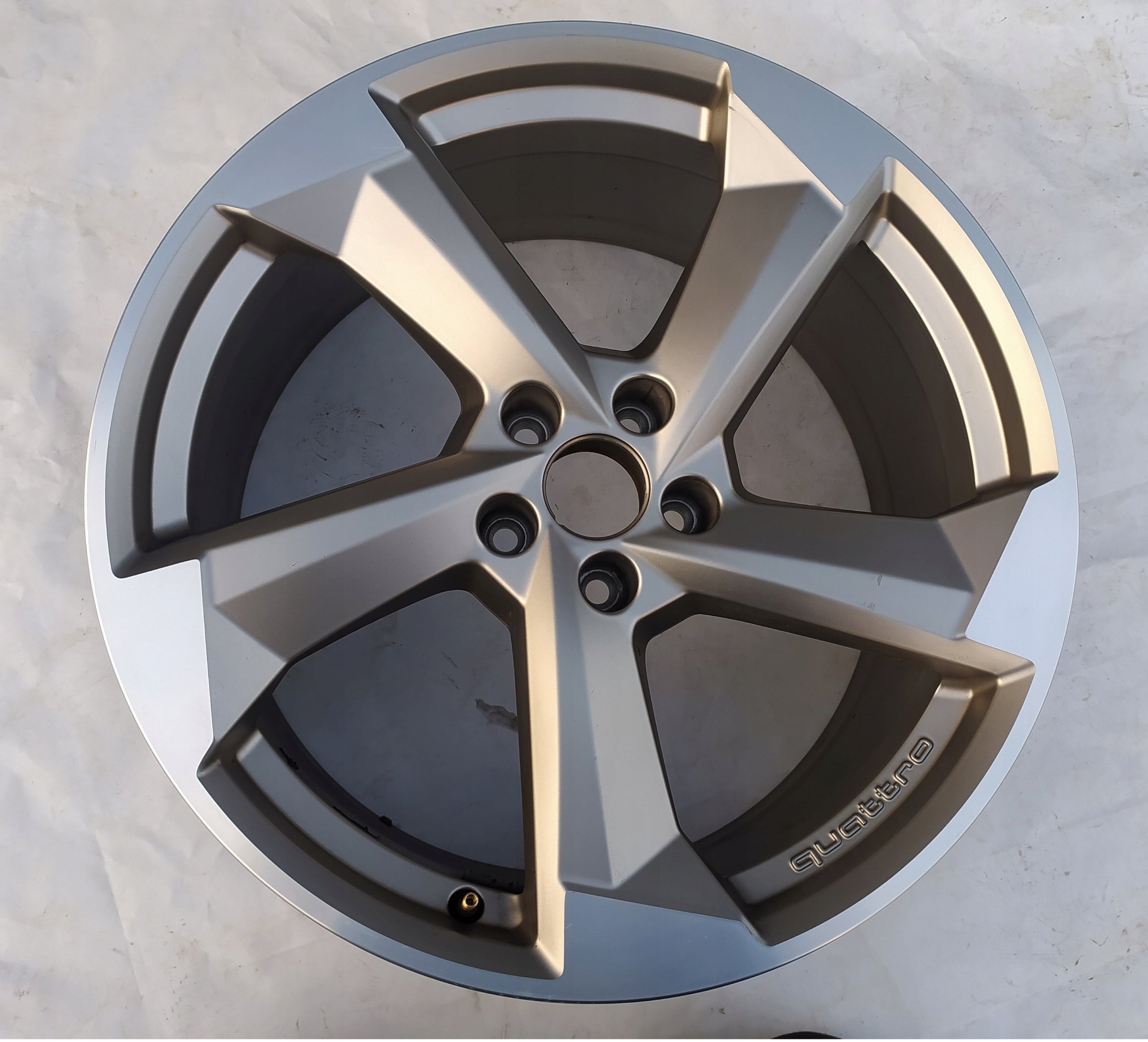  1x Alu Felge Audi A8 TT Aluminum rim 20 Zoll 9.0J 5x112 37ET 4H0601025DB product image