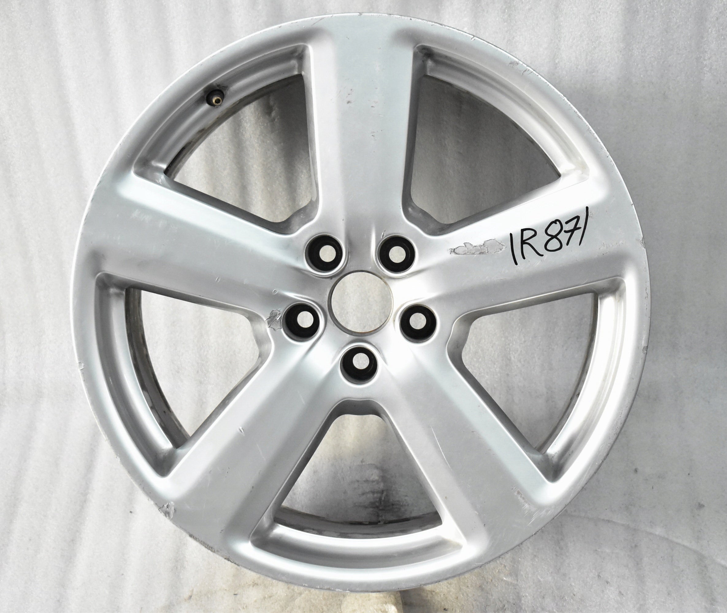  1x Alu Felge Audi A8 Aluminum rim 19 Zoll 9.0J 5x112 44ET 4E0601025AD product image