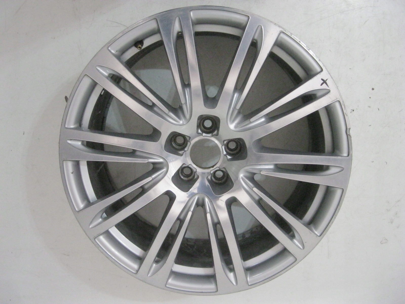  1x Alu Felge Audi A8 Aluminum rim 20 Zoll 9.0J 5x112 4H0601025BD product image