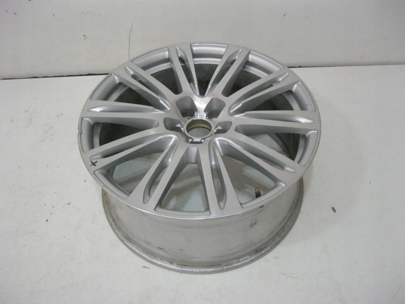 1x Alu Felge Audi A8 Aluminum rim 20 Zoll 9.0J 5x112 4H0601025BD