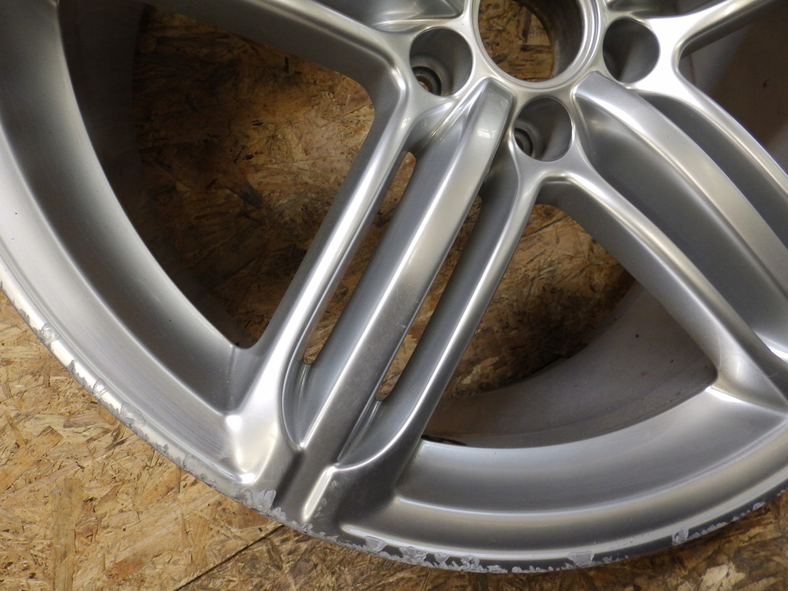 1x Alu Felge Audi A8 Aluminum rim 20 Zoll 8.0J 5x112 37ET