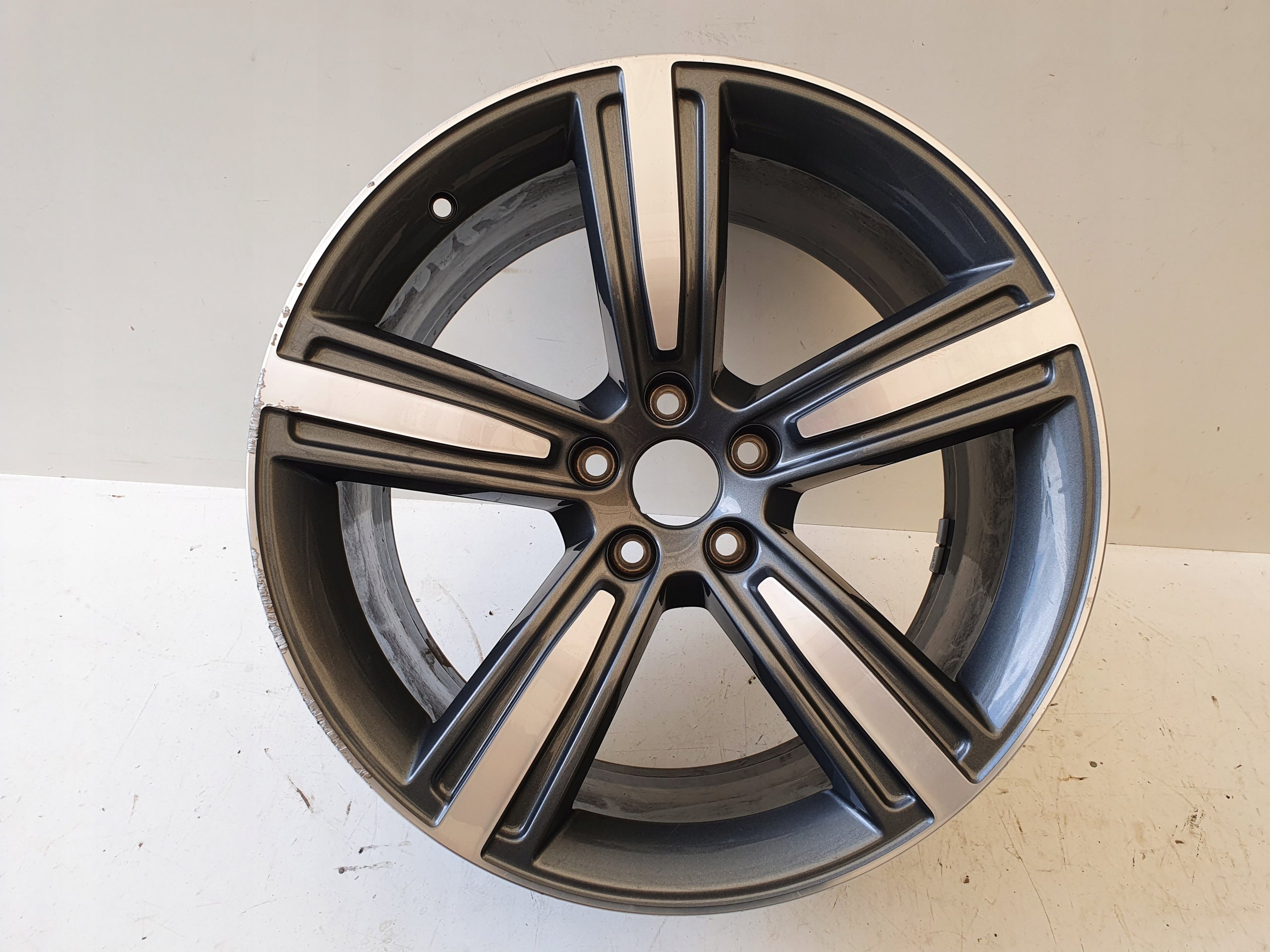  1x aluminum rim Audi A8 Aluminum rim 19 inch 9.0J 5x112 34ET 4N0601025  product image