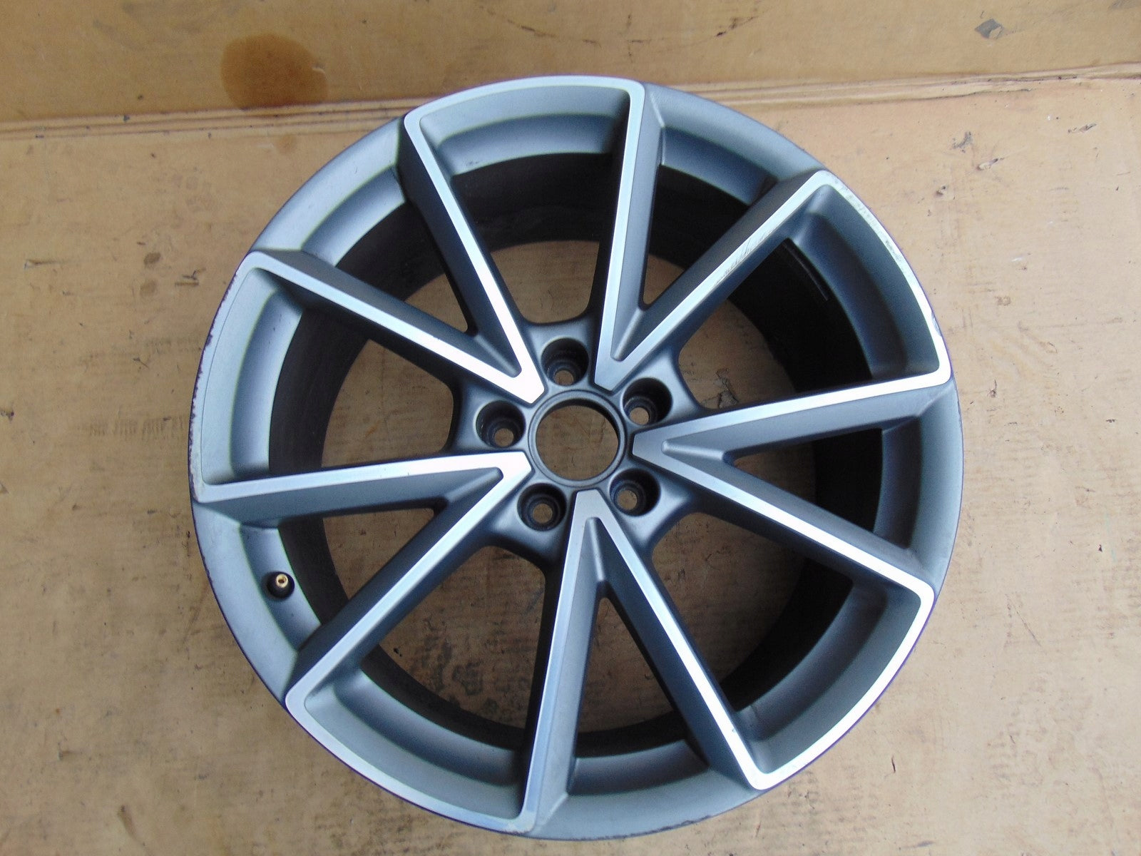  1x aluminum rim Audi A8 Aluminum rim 19 inch 9.0J 5x112 32ET 4H0601025CE  product image