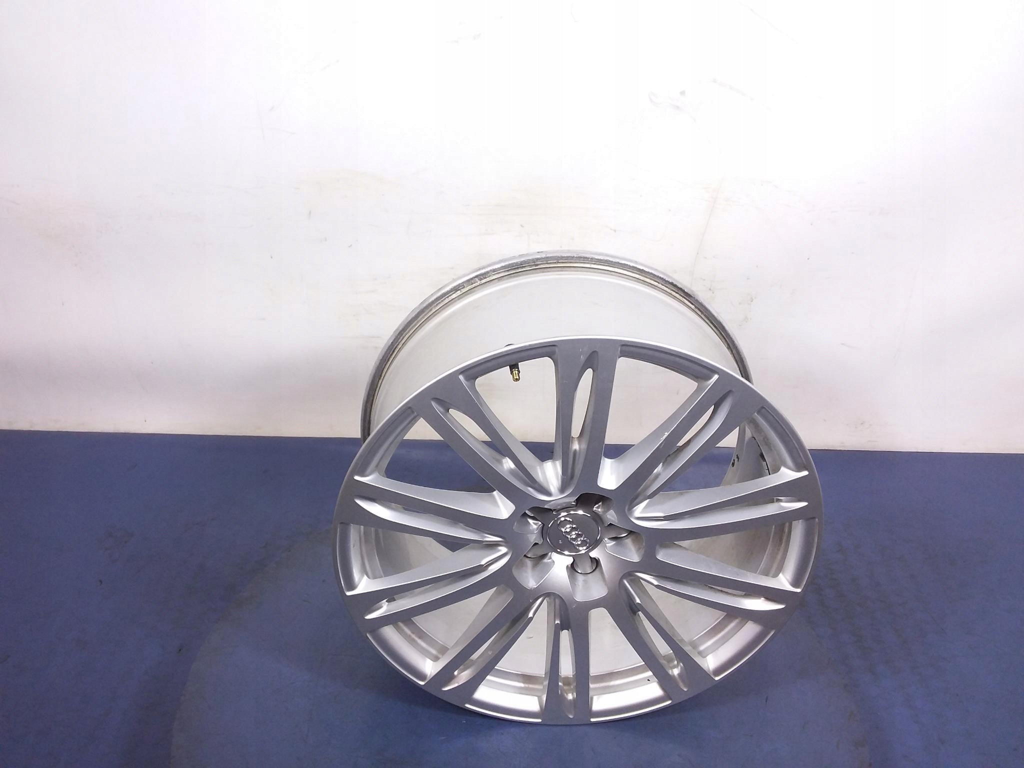  1x Alu Felge Audi A8 Aluminum rim 20 Zoll 9.0J 5x112 4H0601025AG product image