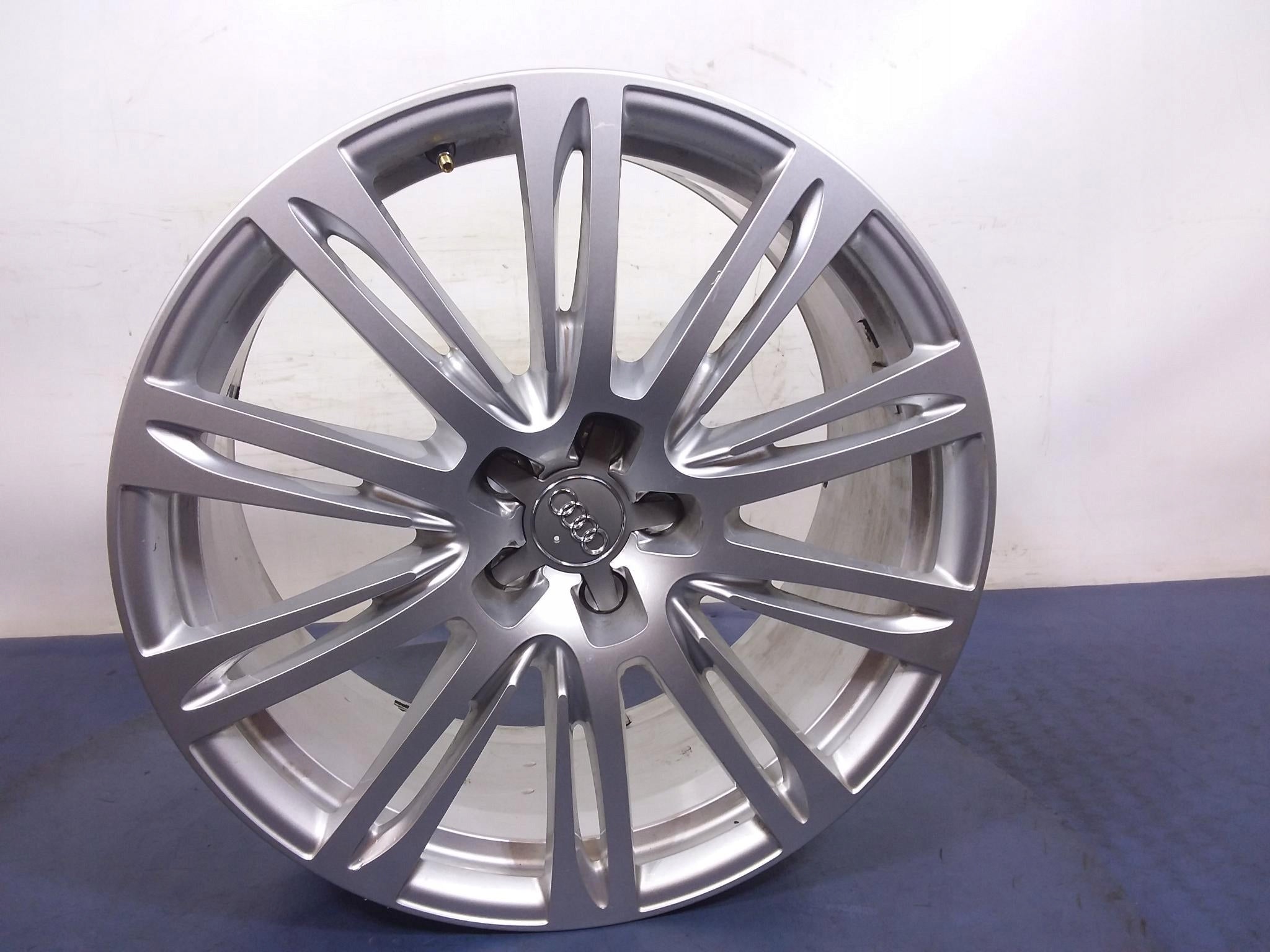 1x Alu Felge Audi A8 Aluminum rim 20 Zoll 9.0J 5x112 4H0601025AG