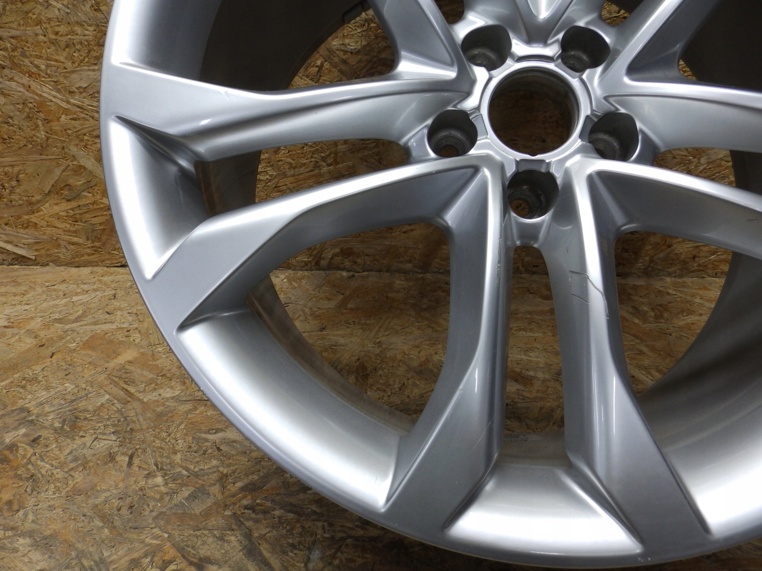 1x Alu Felge Audi A8 Aluminum rim 20 Zoll 9.0J 5x112 37ET