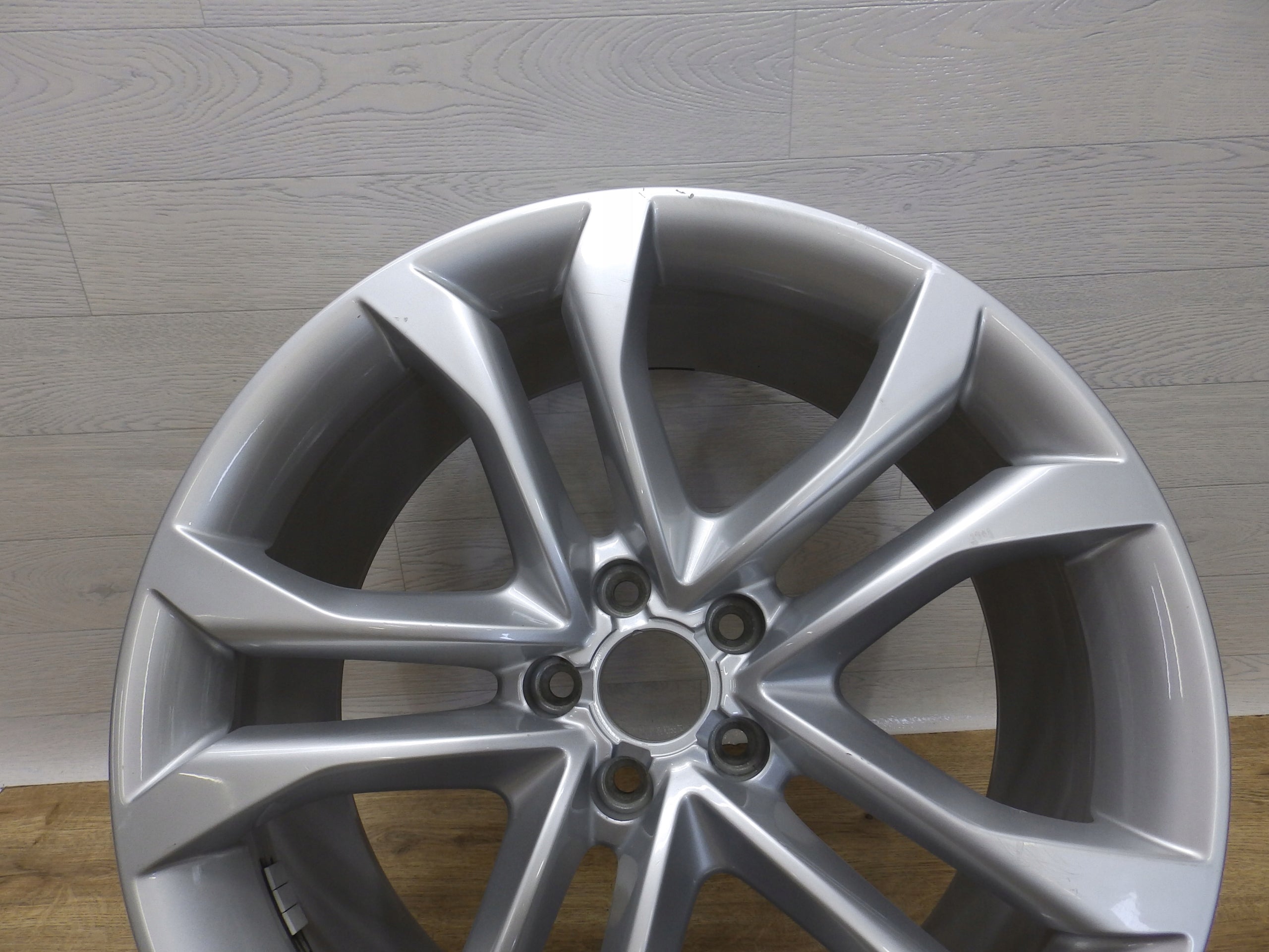 1x Alu Felge Audi A8 Aluminum rim 20 Zoll 9.0J 5x112 37ET 4H0601025J