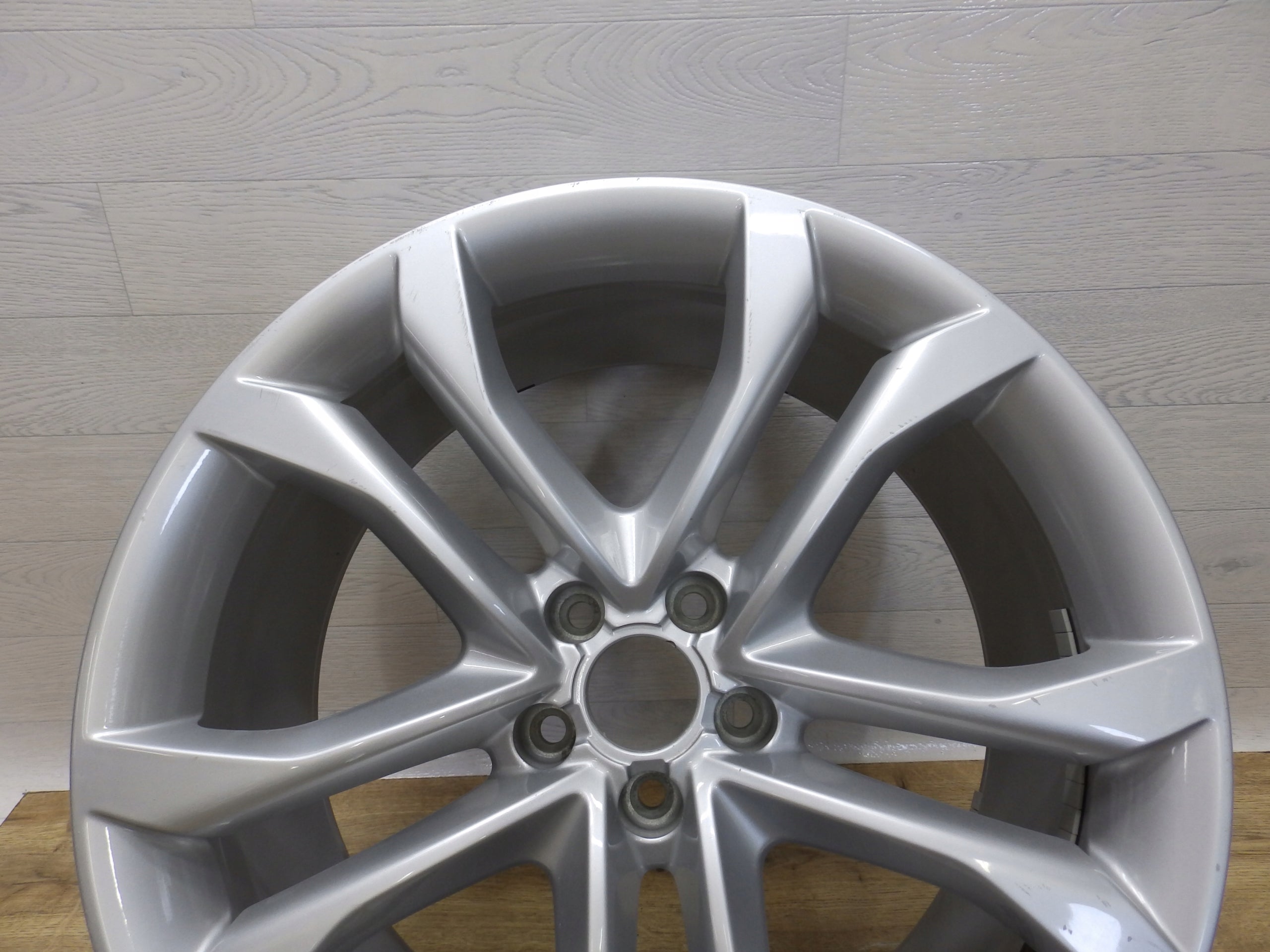 1x Alu Felge Audi A8 Aluminum rim 20 Zoll 9.0J 5x112 37ET 4H0601025J