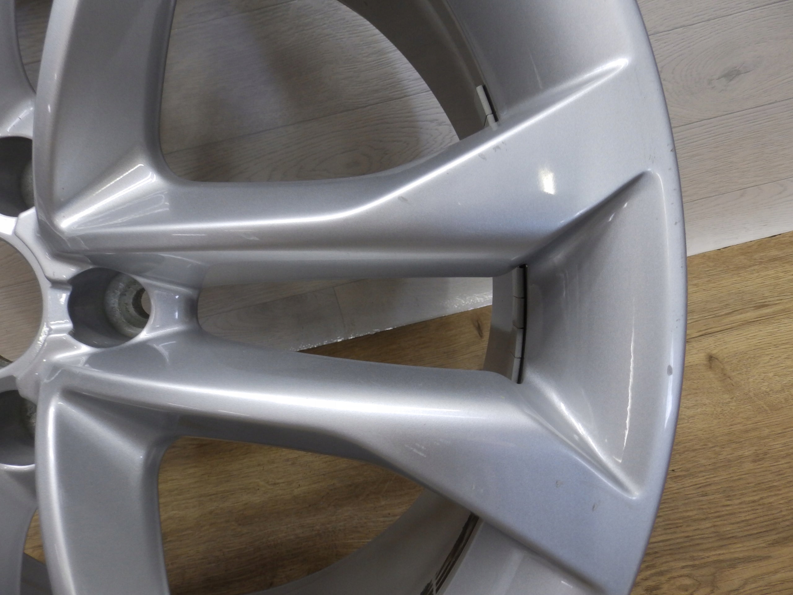 1x Alu Felge Audi A8 Aluminum rim 20 Zoll 9.0J 5x112 37ET 4H0601025J