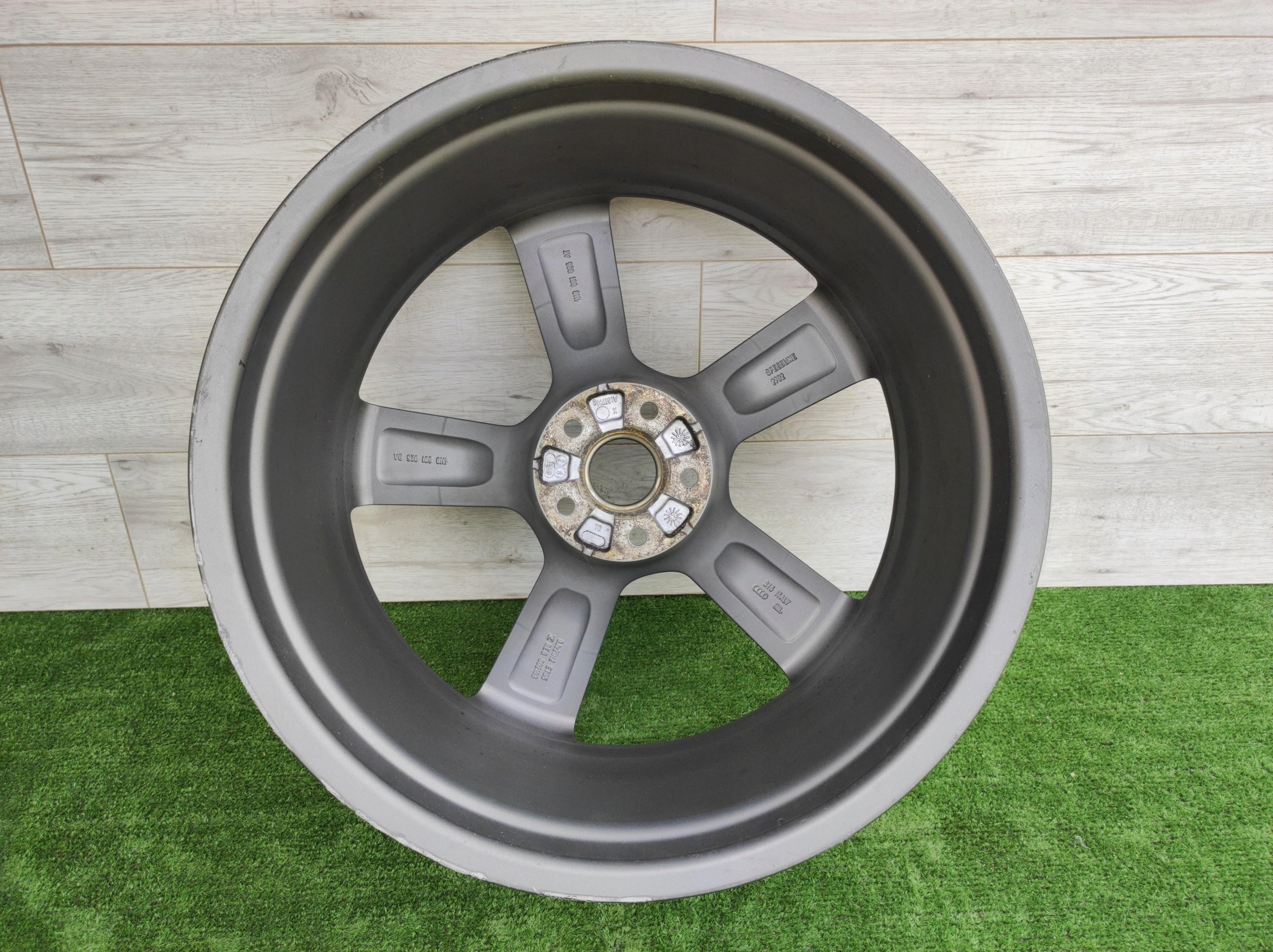 1x Alu Felge Audi A8 Aluminum rim 21 Zoll 9.0J 5x112 35ET 4H0601025AT