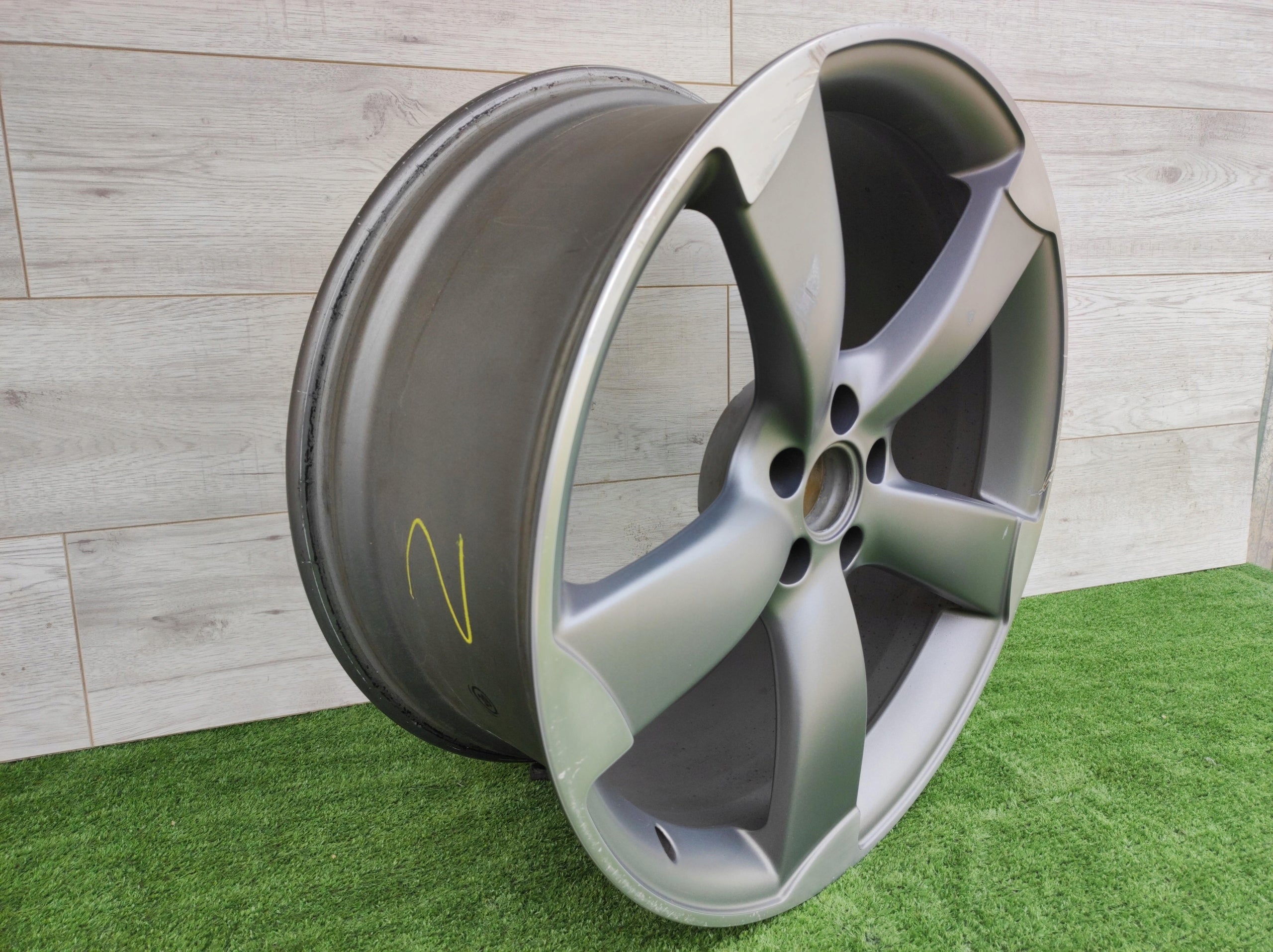 1x Alu Felge Audi A8 Aluminum rim 21 Zoll 9.0J 5x112 35ET 4H0601025AT