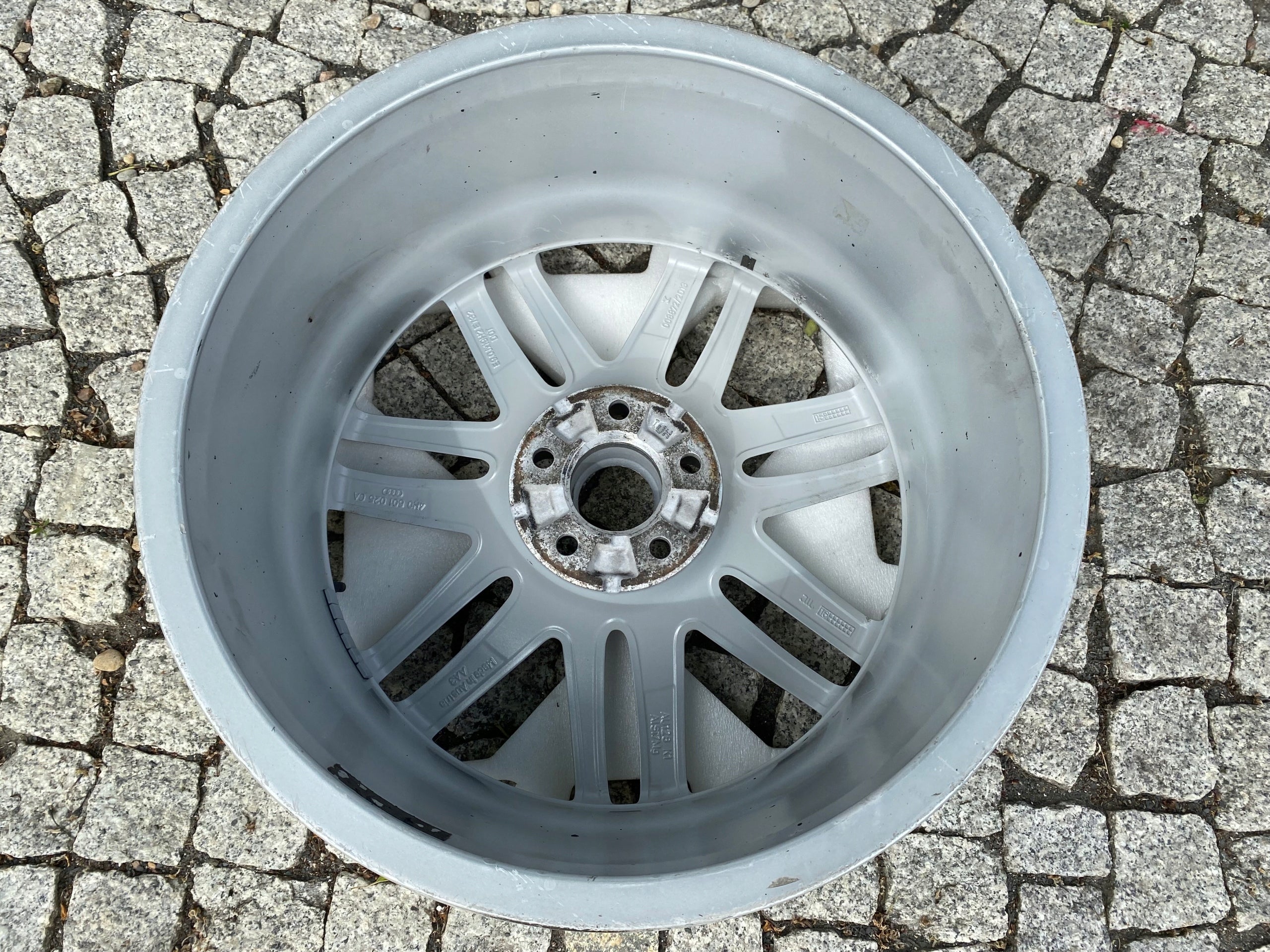 1x Alu Felge Audi A8 Aluminum rim 19 Zoll 9.0J 5x112 32ET 4H0601025CA