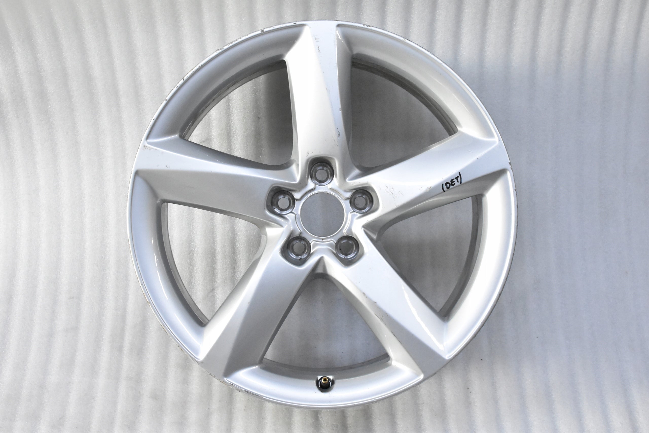 1x Alu Felge Audi A8 Aluminum rim 19 Zoll 7.5J 5x112 29ET 4H0601025C