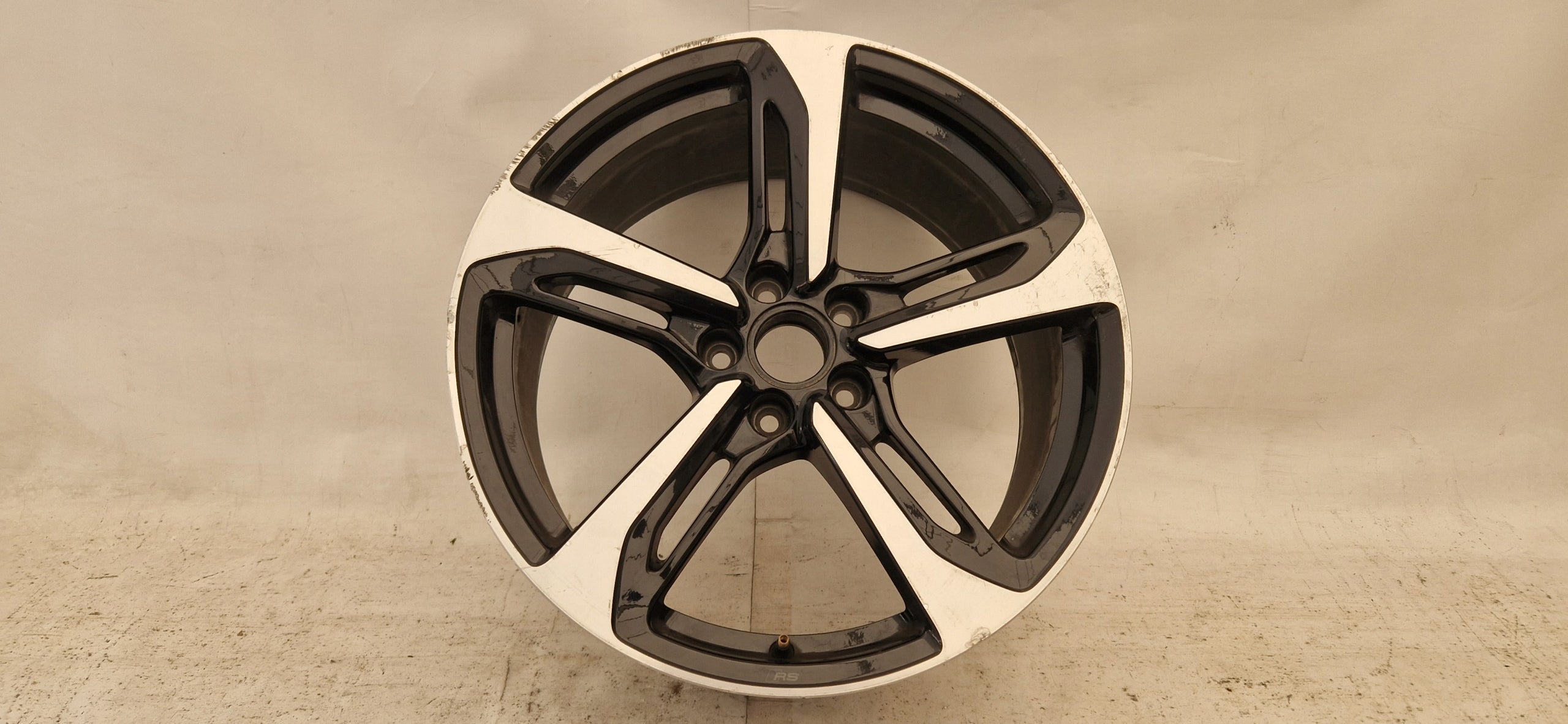  1x Alu Felge Audi A5 Aluminum rim 19 Zoll 9.0J 5x112 52ET 8S0601025N product image