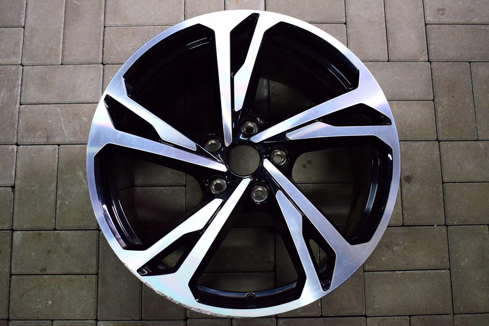  1x aluminum rim Audi A3 Aluminum rim 20 inch 11.0J 5x130 60ET 4J3601025AP  product image