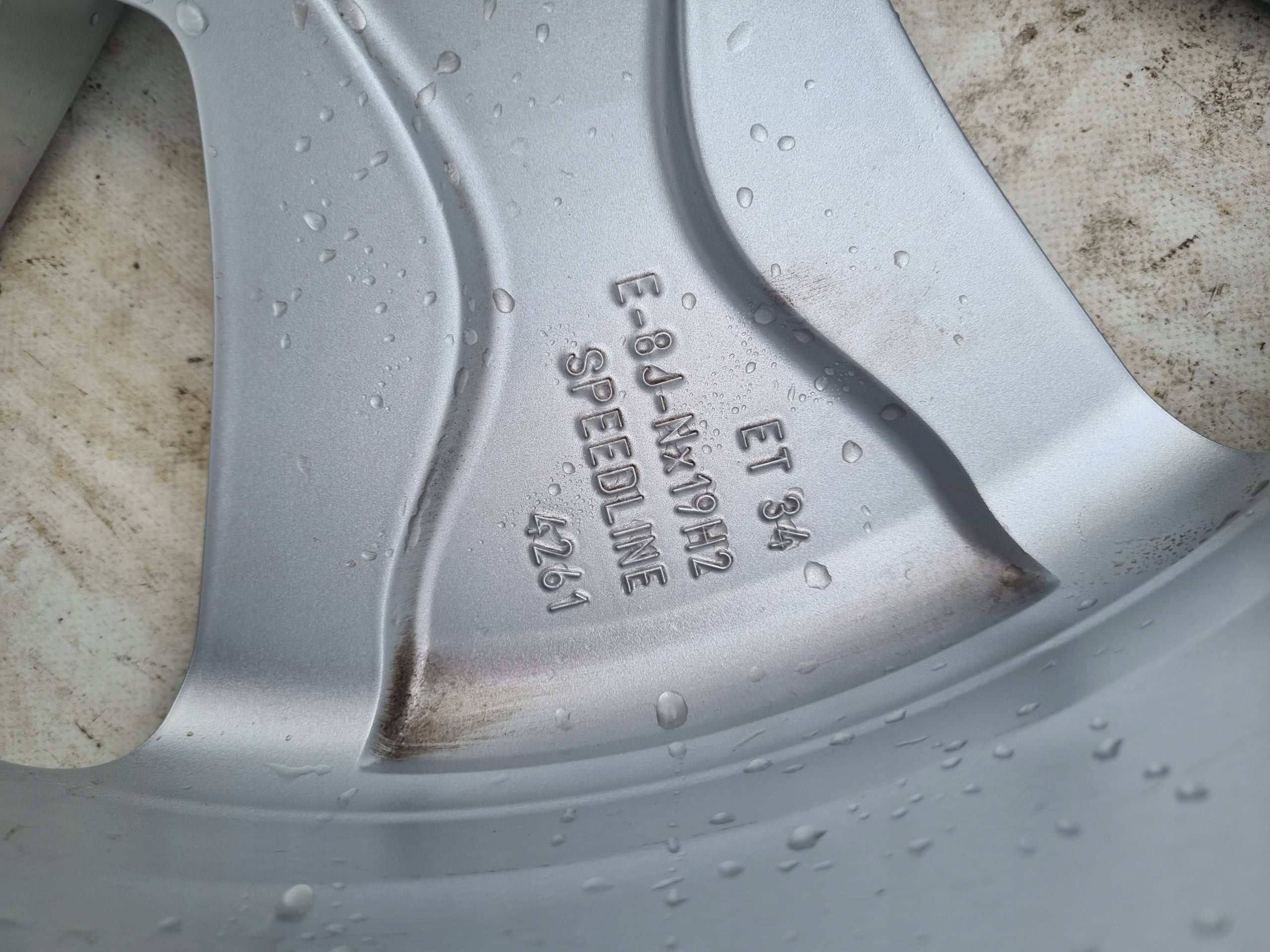 1x Alu Felge Audi A5 Aluminum rim 19 Zoll 8.0J 5x112 34ET 4KE601025L