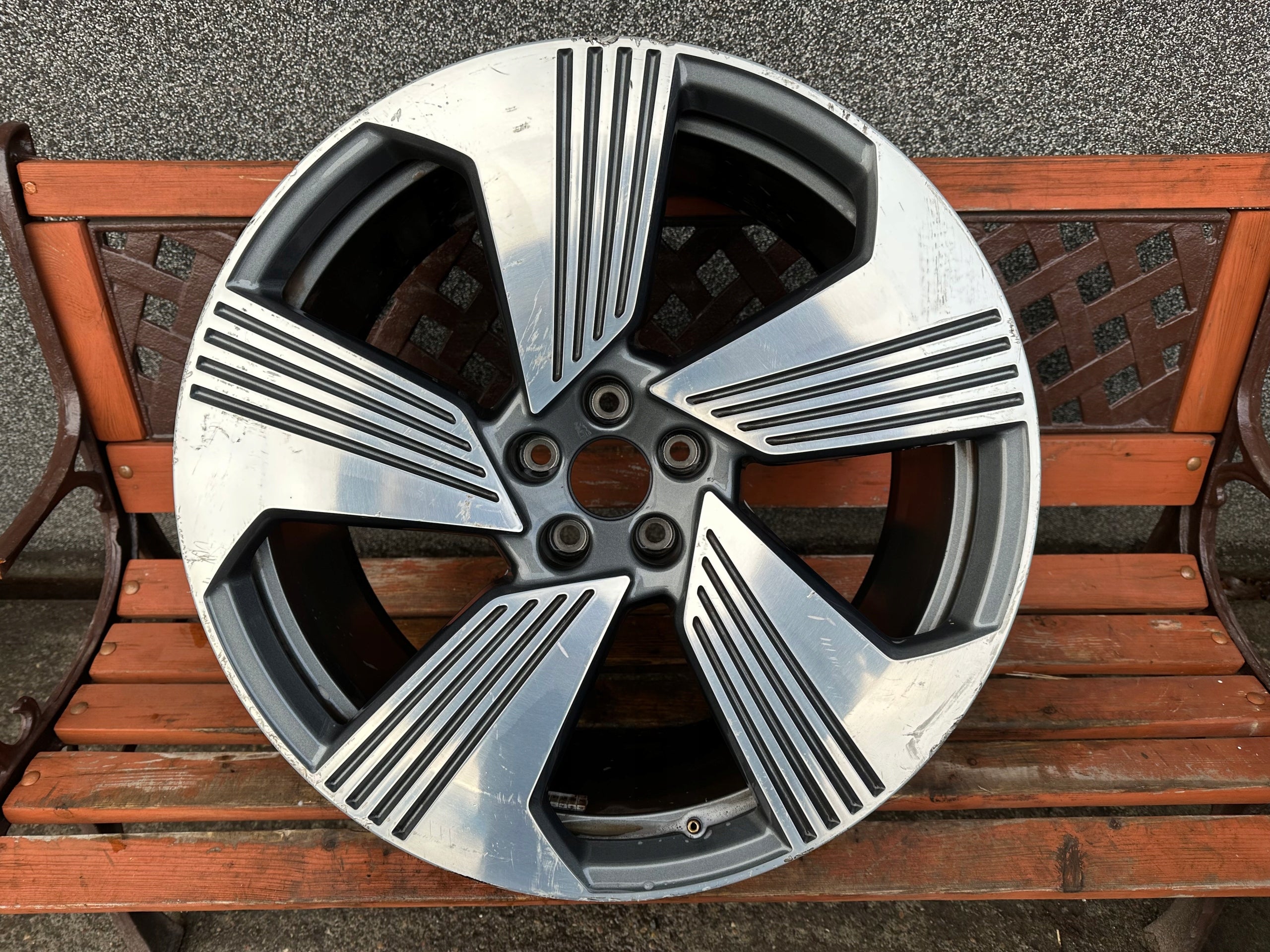 1x Alu Felge Audi A2 Aluminum rim 21 Zoll 9.5J 5x112 36ET 4KE601025F