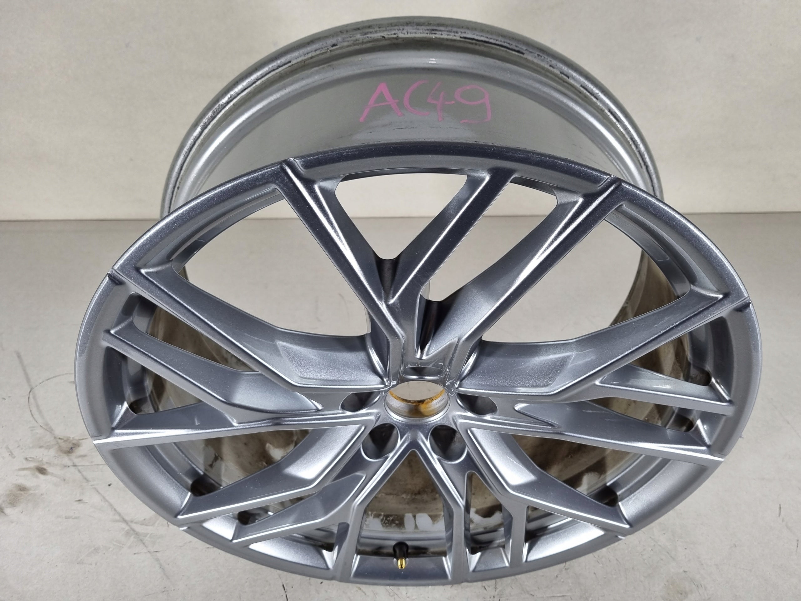 1x Alu Felge Audi A3 Aluminum rim 21 Zoll 8.5J 5x112 40ET 89A601025H