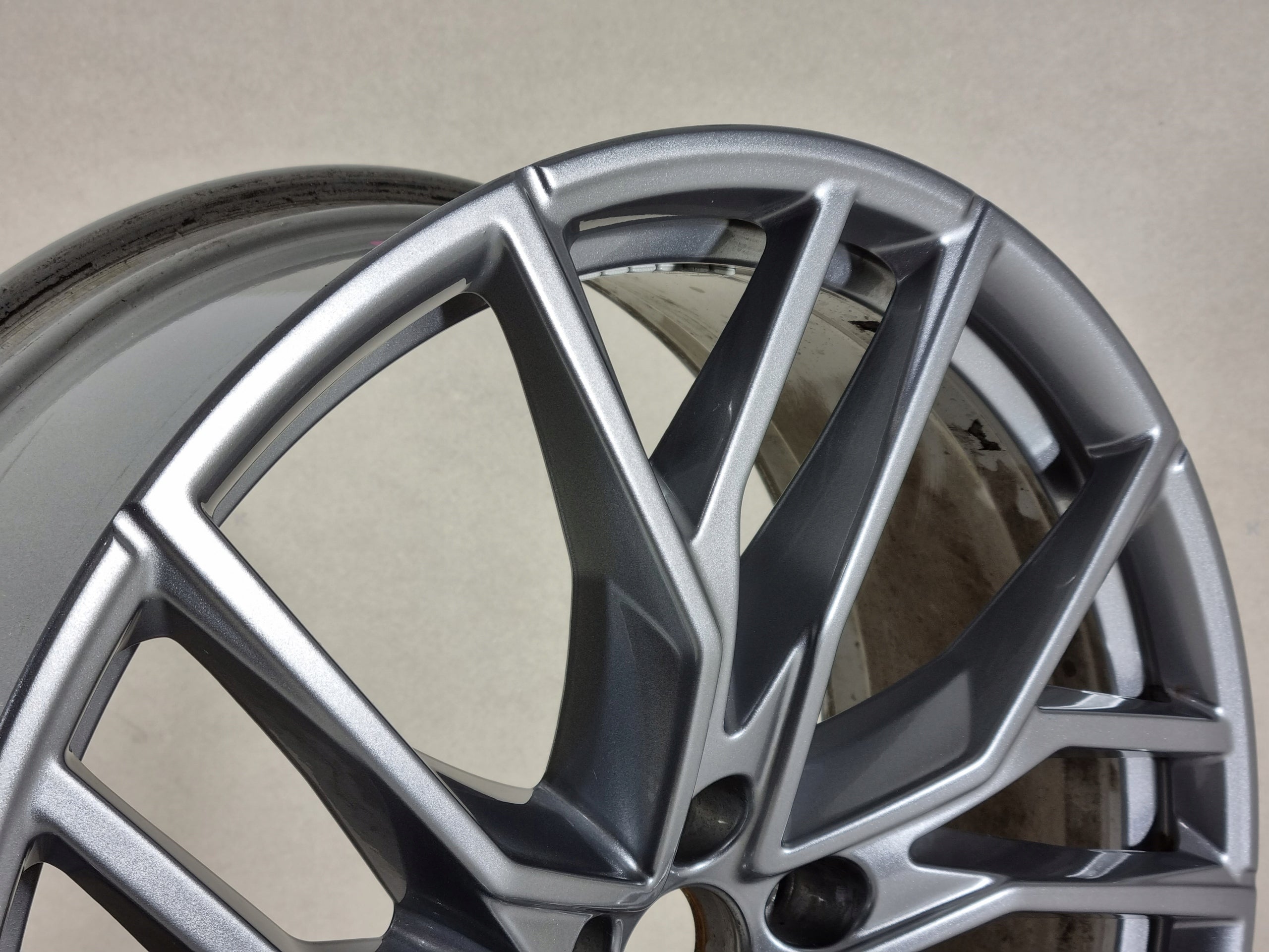 1x Alu Felge Audi A3 Aluminum rim 21 Zoll 8.5J 5x112 40ET 89A601025H