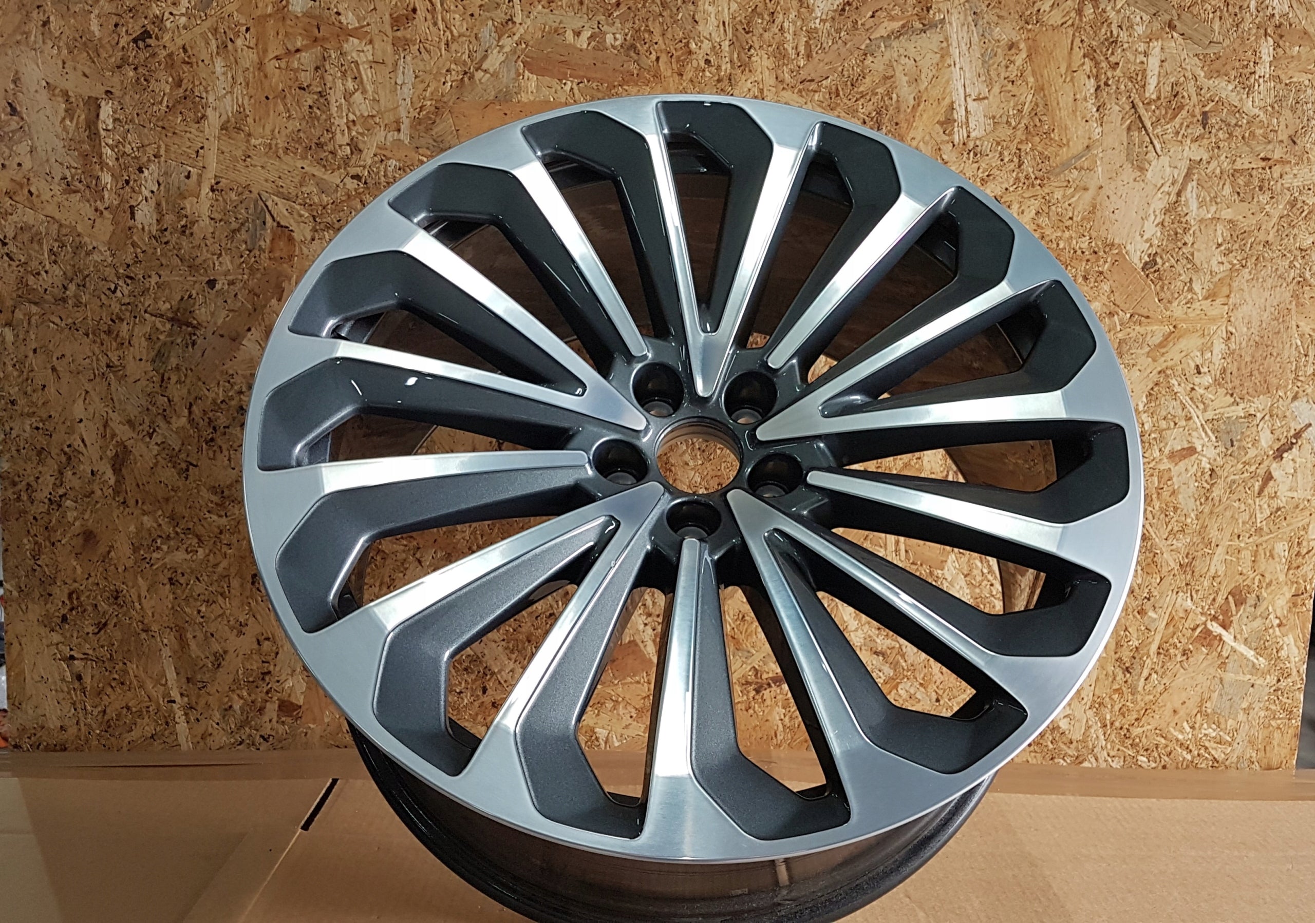 1x Alu Felge Audi A7 Aluminum rim 21 Zoll 9.0J 5x112 36ET