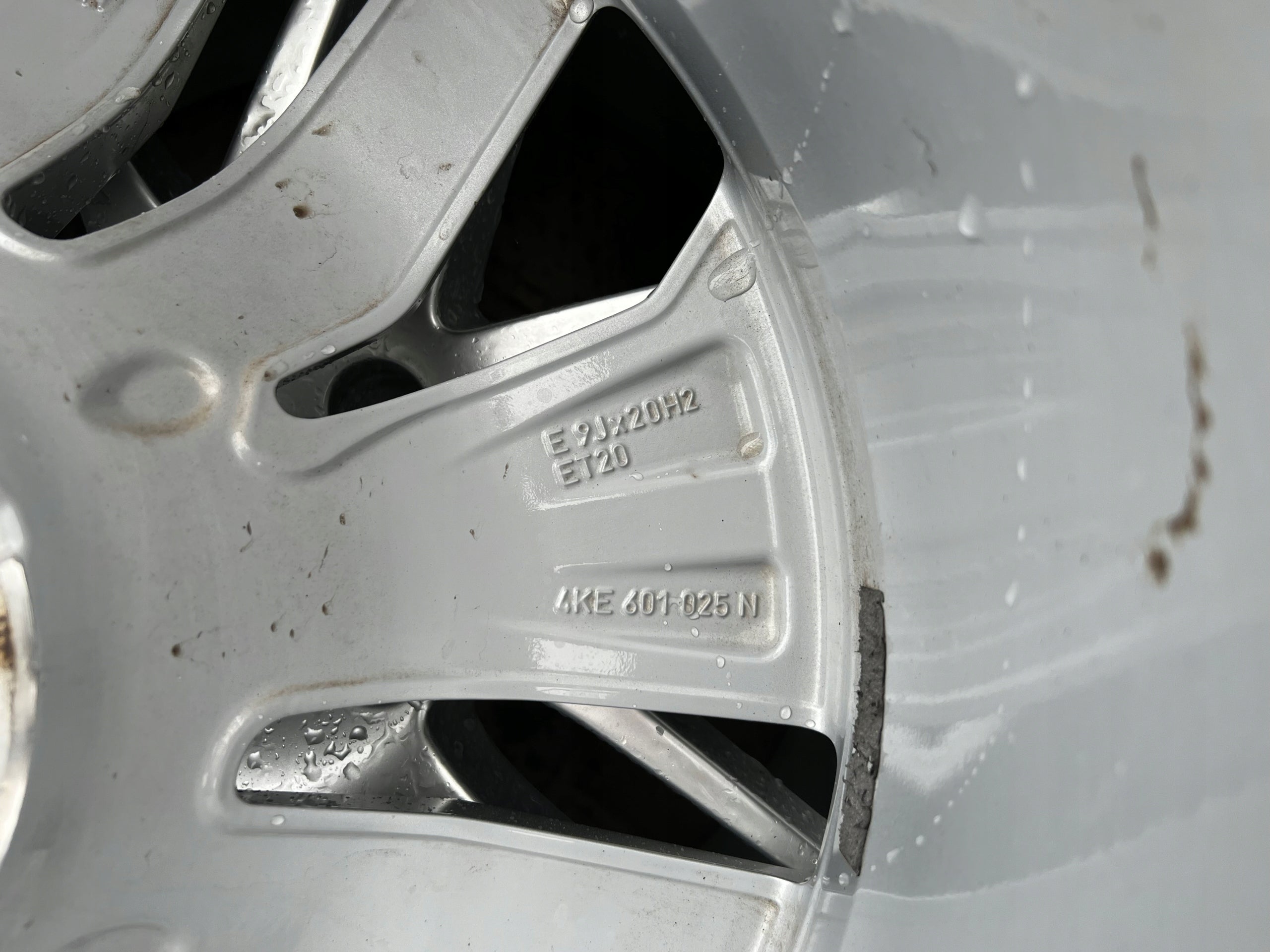 1x Alu Felge Audi A7 Aluminum rim 20 Zoll 9.0J 5x112 20ET 4KE601025N