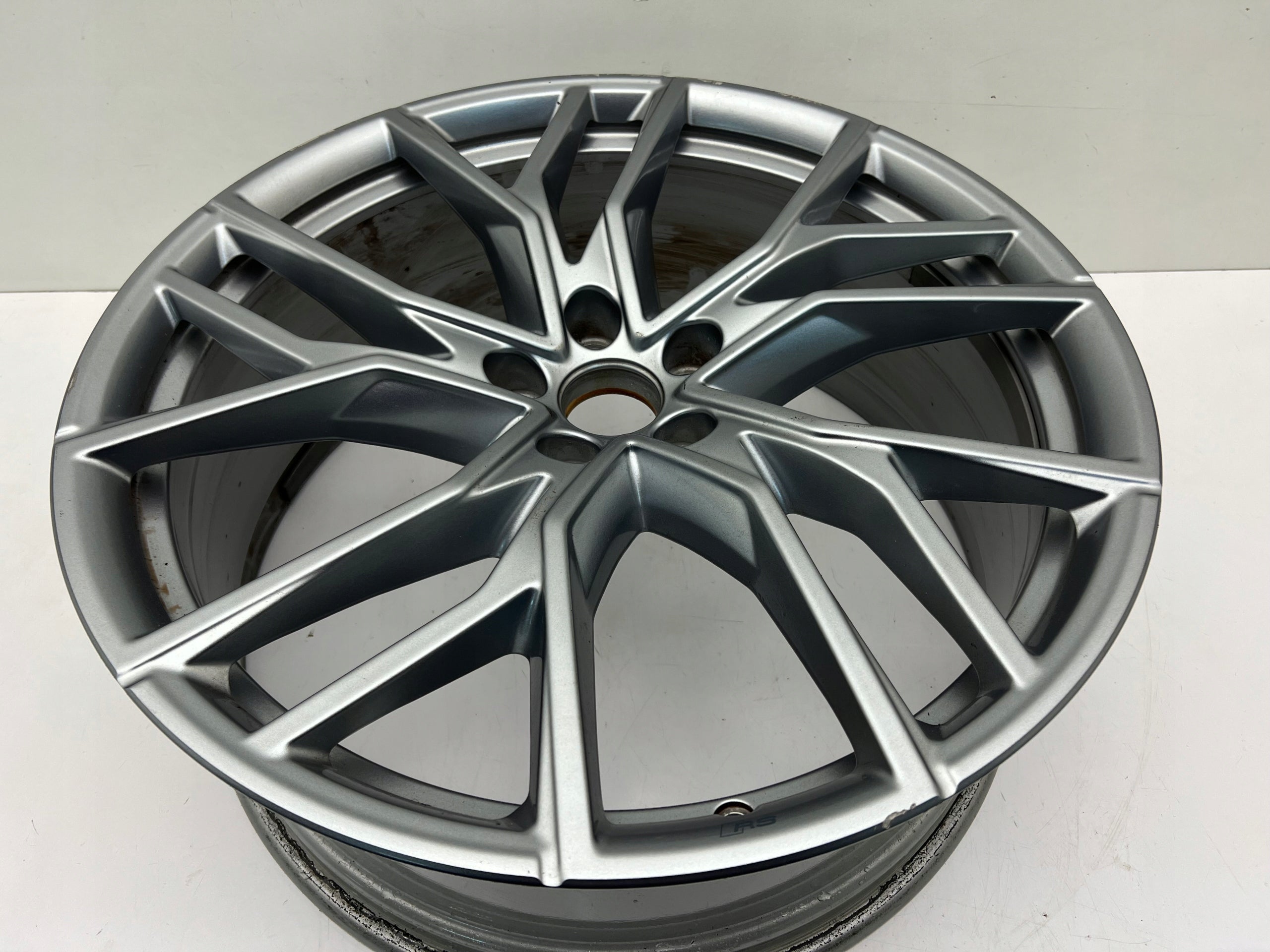 1x Alu Felge Audi Fox Aluminum rim 21 Zoll 8.5J 5x112 89A601025H