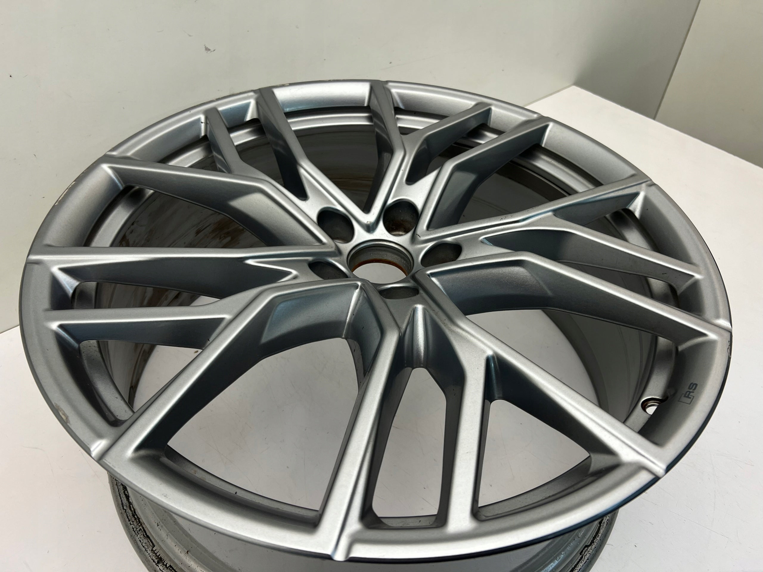 1x Alu Felge Audi Fox Aluminum rim 21 Zoll 8.5J 5x112 89A601025H