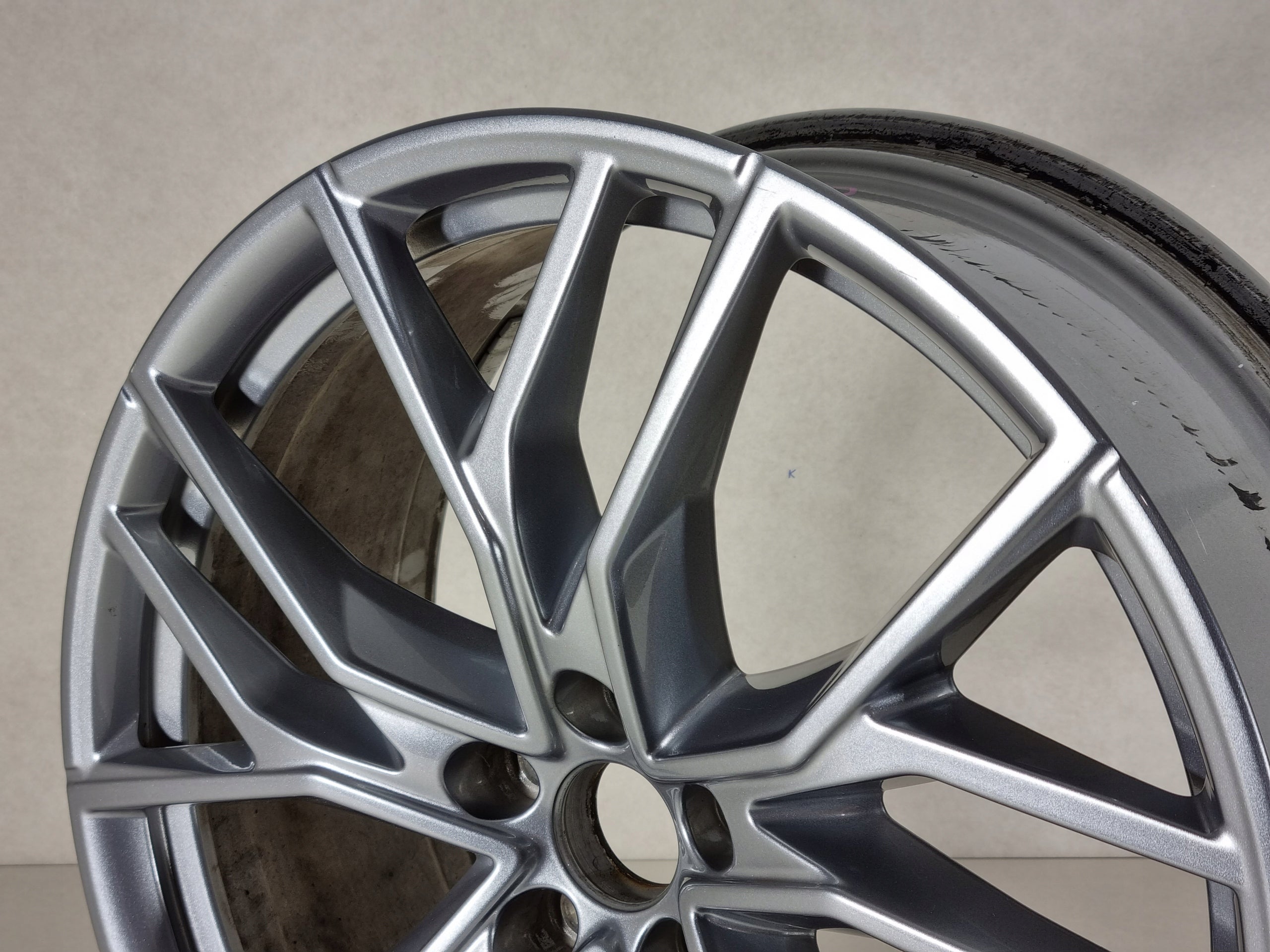 1x Alu Felge Audi Fox Aluminum rim 21 Zoll 8.5J 5x112 40ET 89A601025H