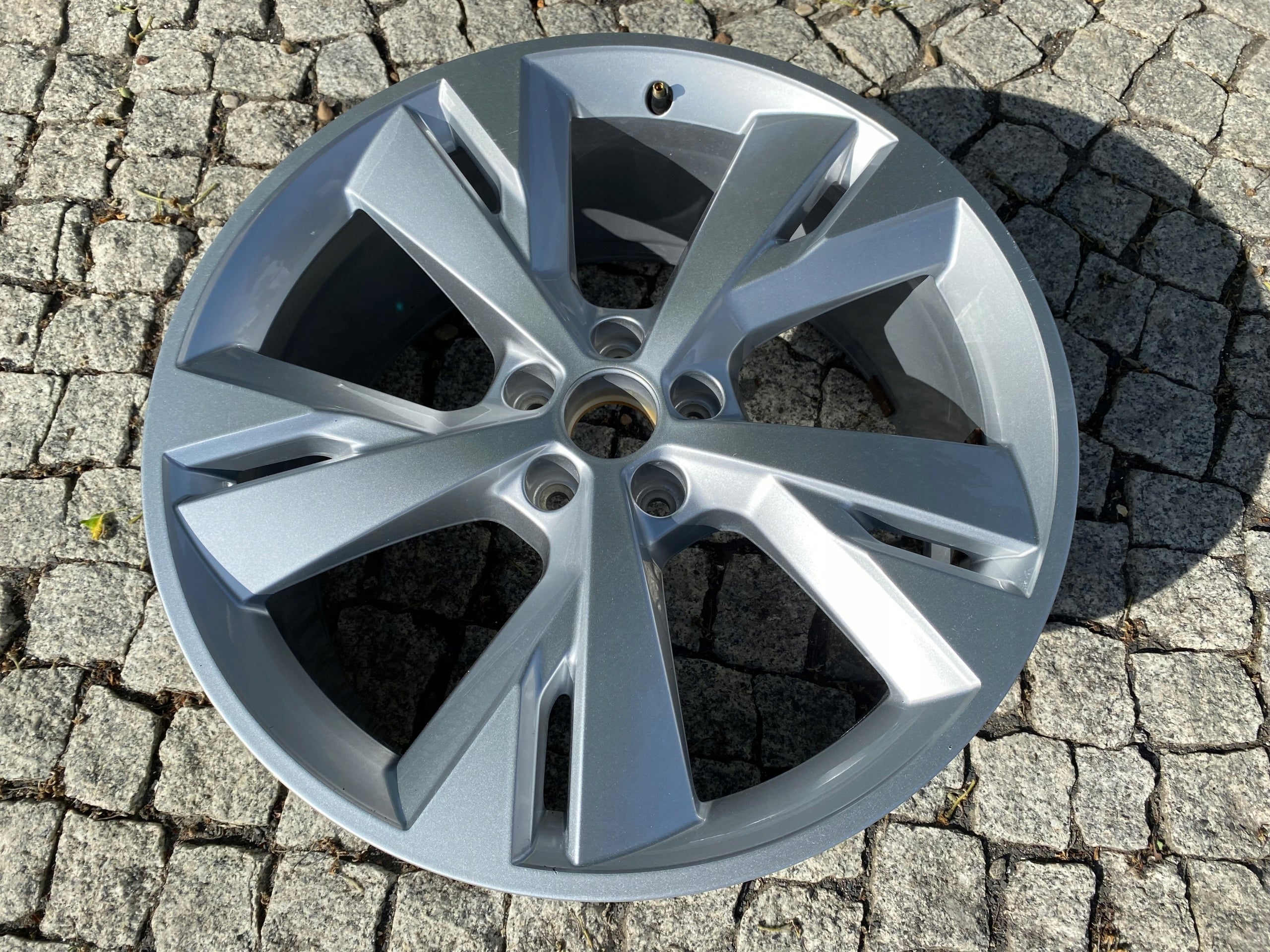  1x Alu Felge Audi A7 Aluminum rim 20 Zoll 9.0J 5x112 42ET 89A601025M product image