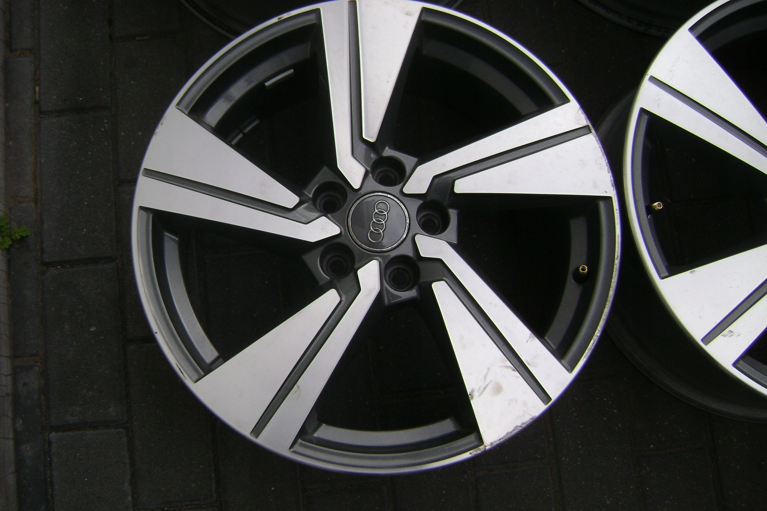 Alu Felge Audi Q2 Aluminum rim 18 Zoll 7.0J 5x112 -45ET