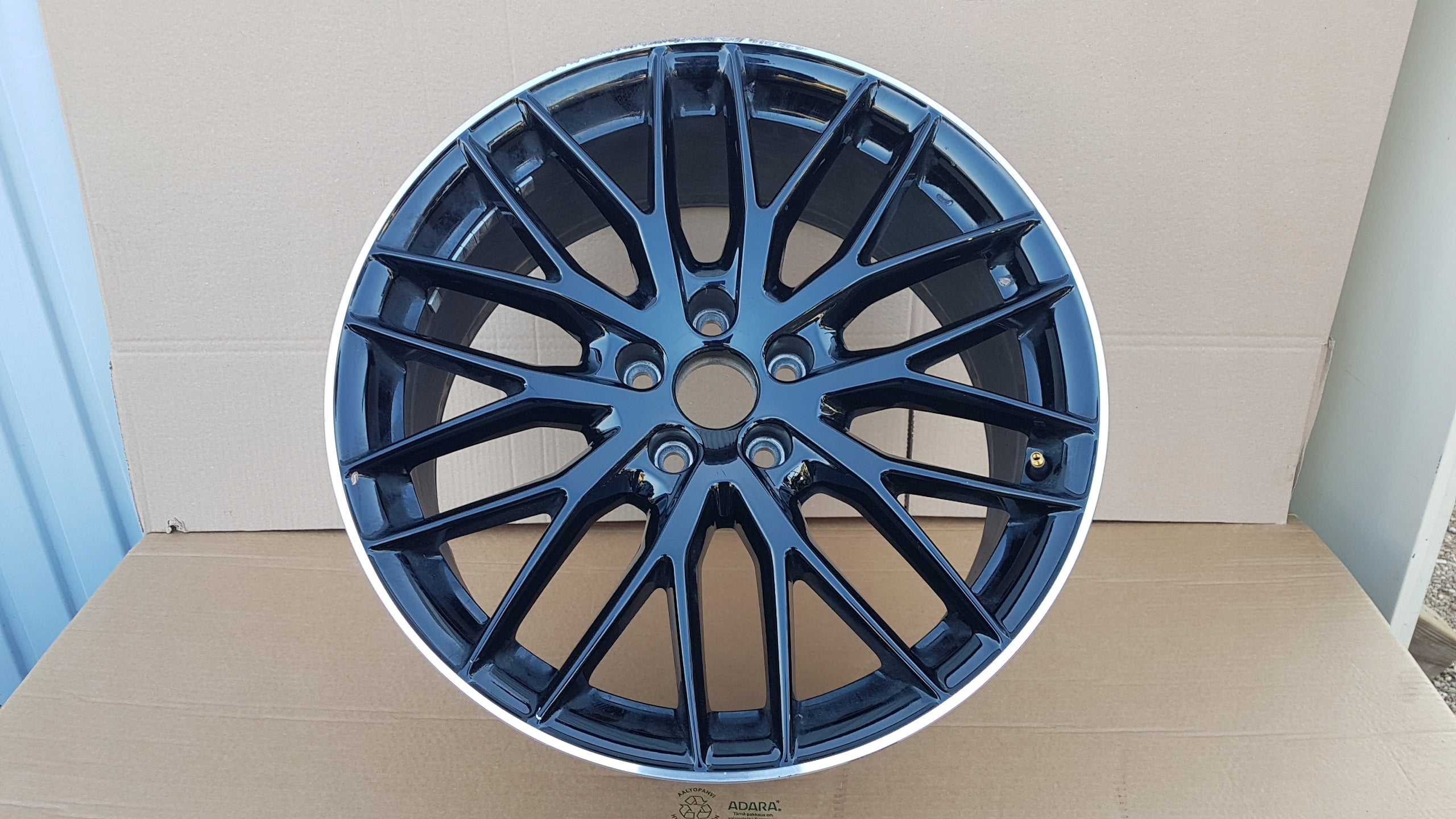 1x Alu Felge Audi Q2 Aluminum rim 19 Zoll 8.0J 5x112 45ET