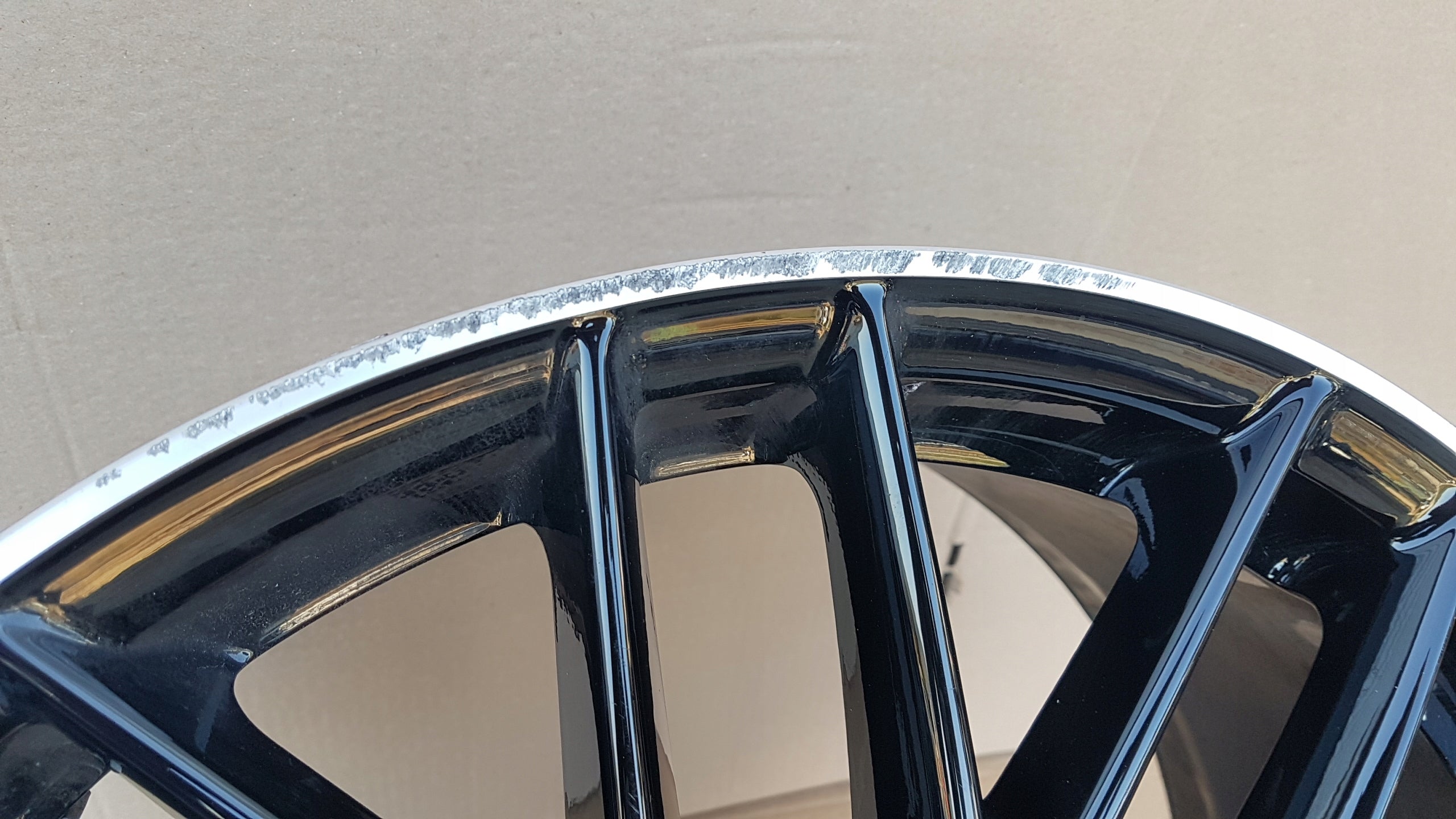 1x Alu Felge Audi Q2 Aluminum rim 19 Zoll 8.0J 5x112 45ET