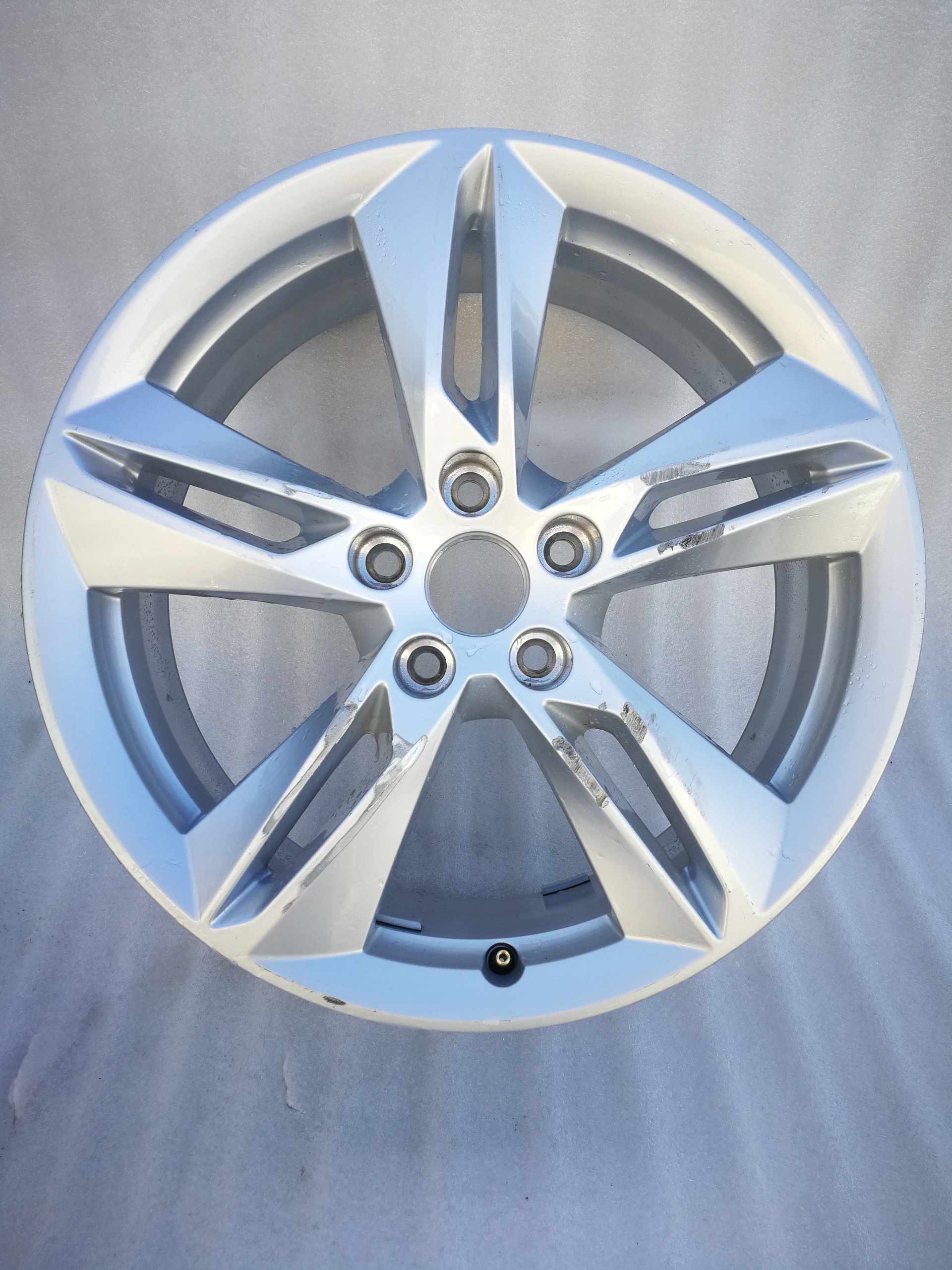  1x aluminum rim Audi Q3 aluminum rim 18 inch 7.0J 5x112 43ET 8U0601025PY  product image