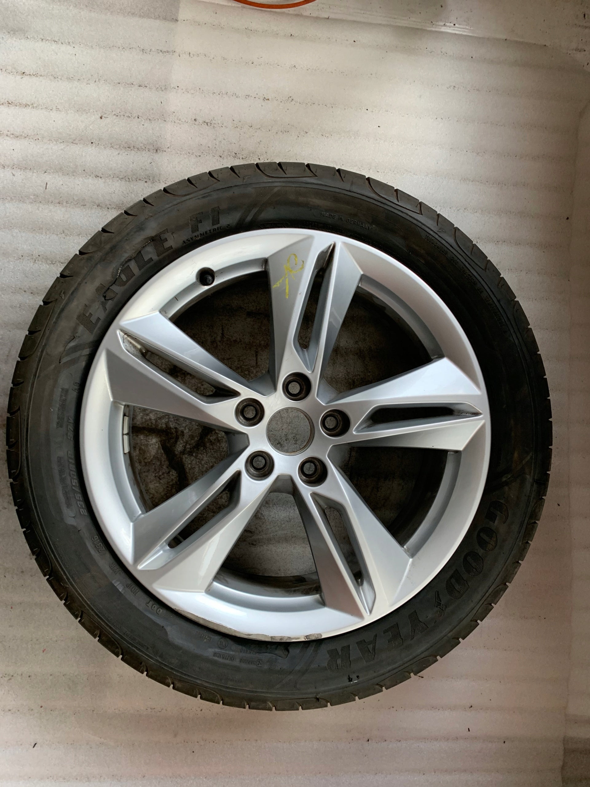  1x Alu Felge Audi Q3 Aluminum rim 18 Zoll 7.0J 5x112 43ET 8U0601025AG product image