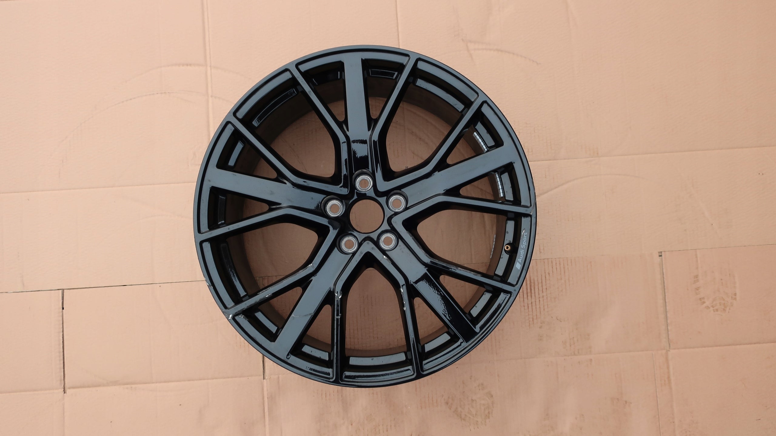  1x Alu Felge Audi Q3 Aluminum rim 20 Zoll 8.5J 5x112 83A601025A product image