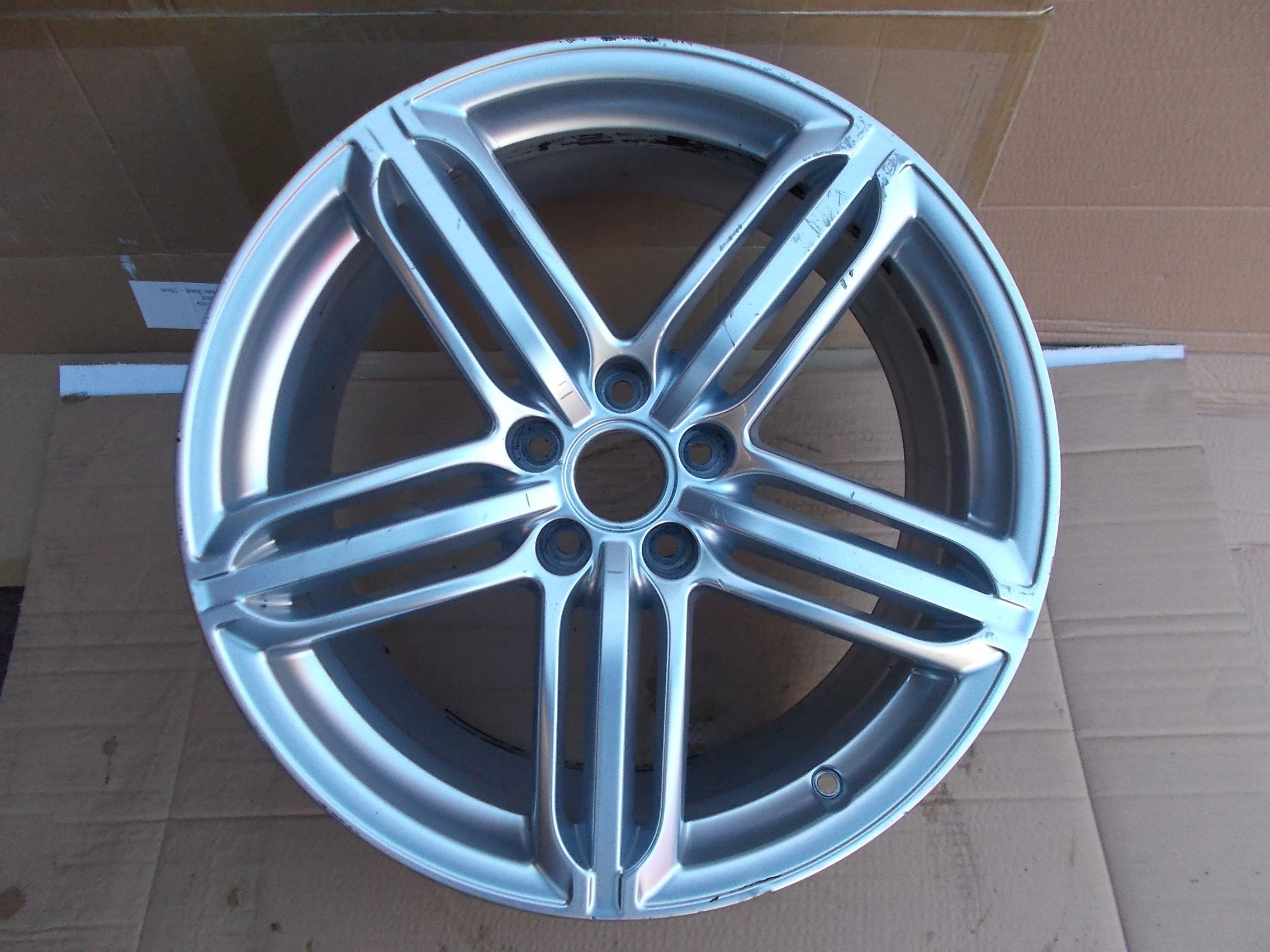  1x Alu Felge Audi Q3 Aluminum rim 19 Zoll 8.5J 5x112 36ET product image