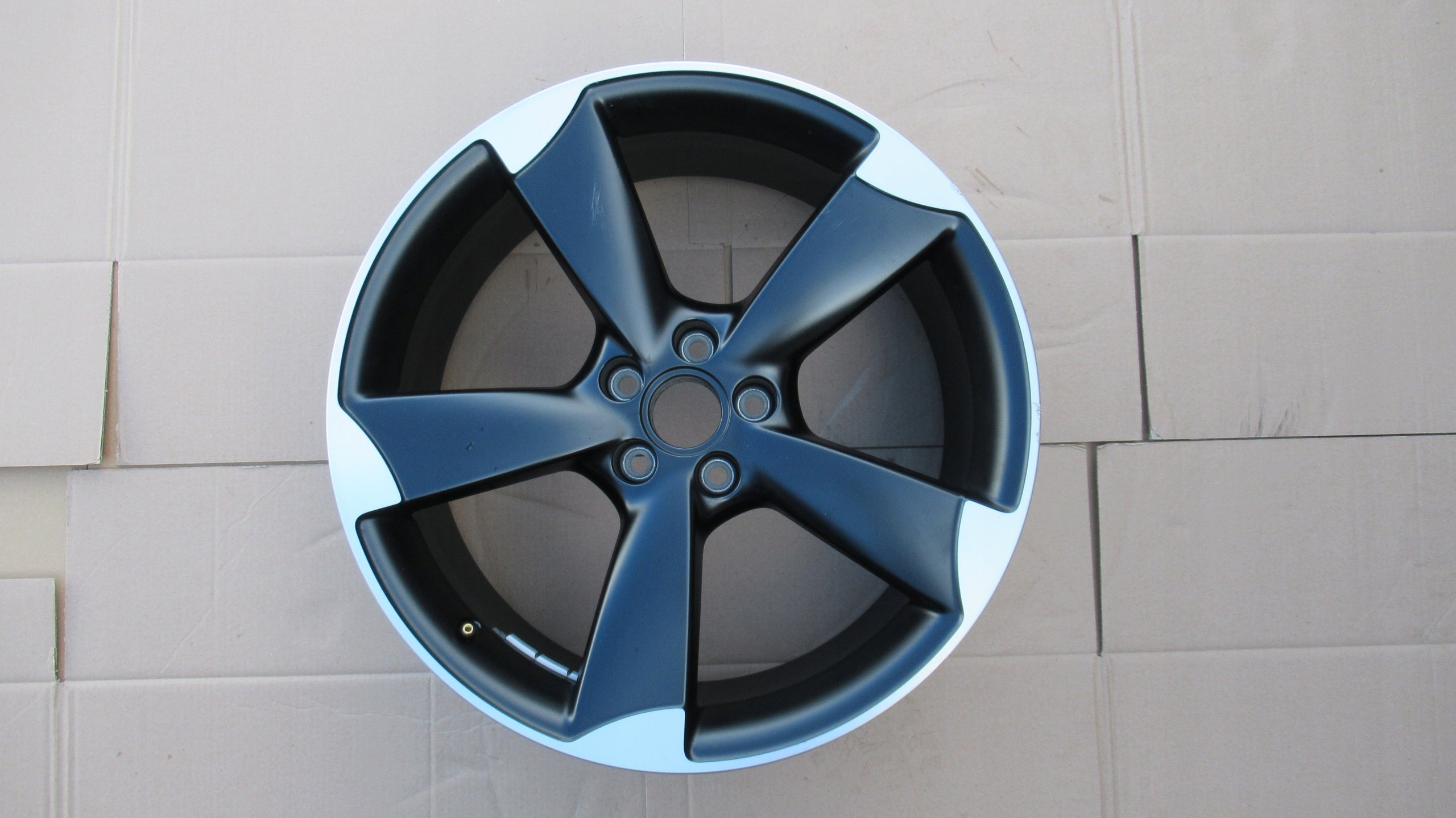 1x Alu Felge Audi Q3 Aluminum rim 20 Zoll 8.5J 5x112