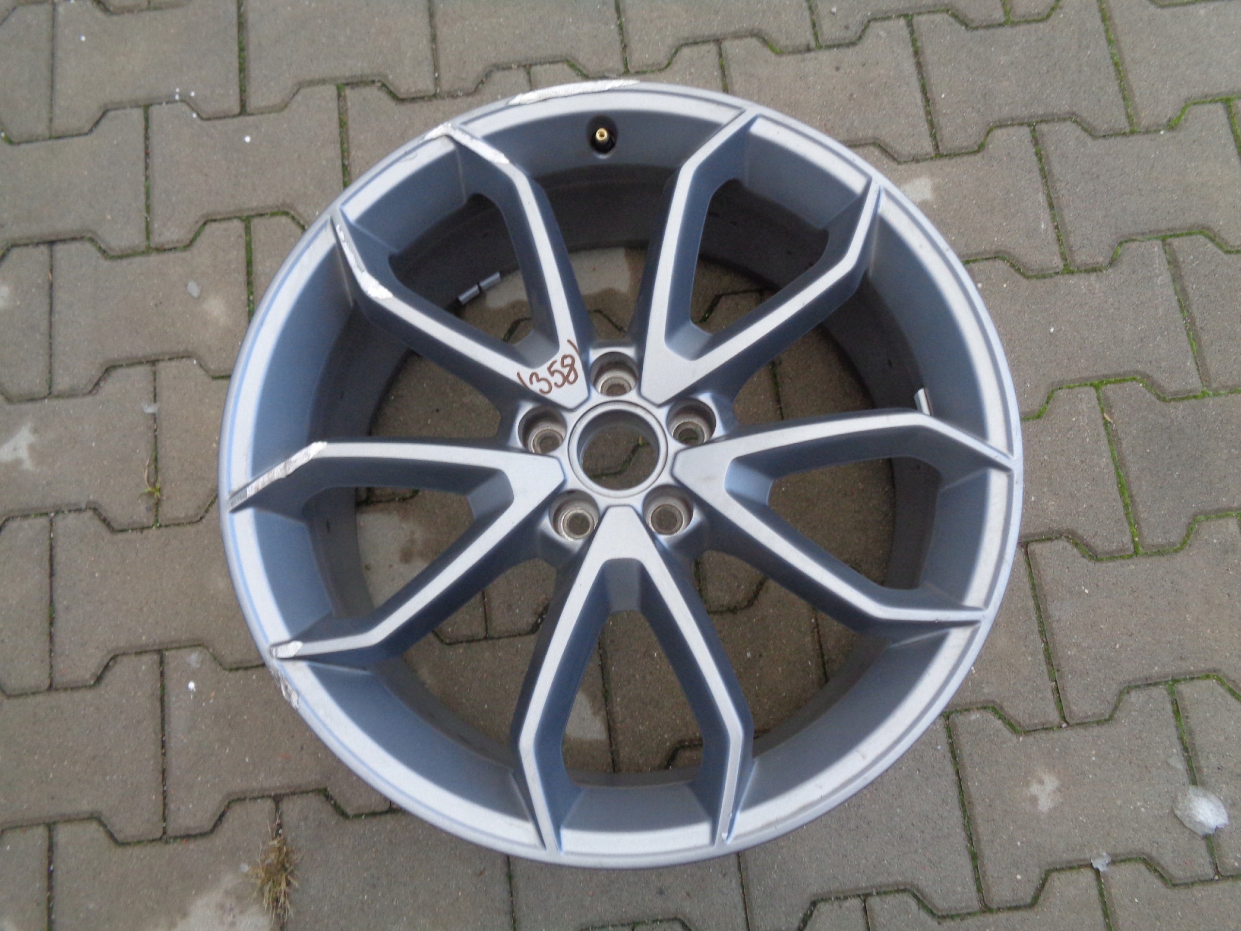  1x Alu Felge Audi Q3 Aluminum rim 20 Zoll 8.5J 5x112 36ET 8U0601025 product image