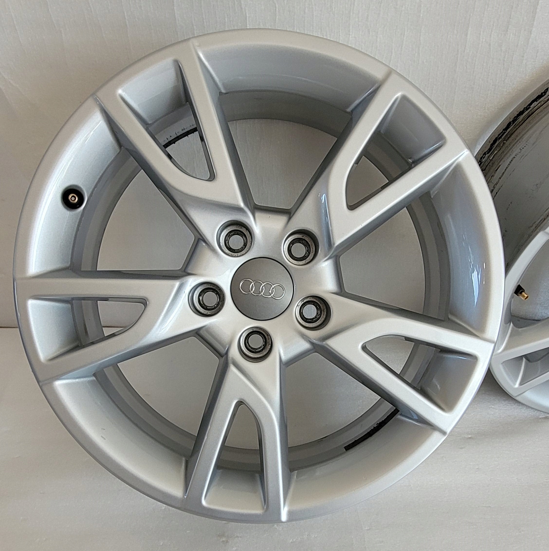 Alu Felge Audi Q3 Aluminum rim 17 Zoll 6.5J 5x112 33ET 8U0071497