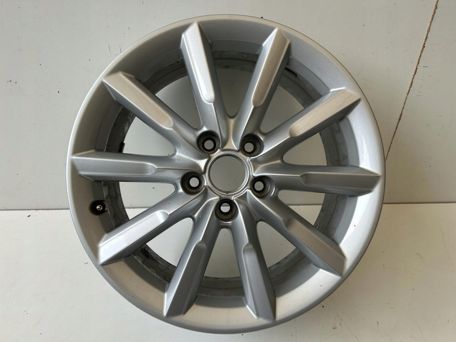 1x Alu Felge Audi Q3 Aluminum rim 17 Zoll 7.0J 5x112 8U0601025