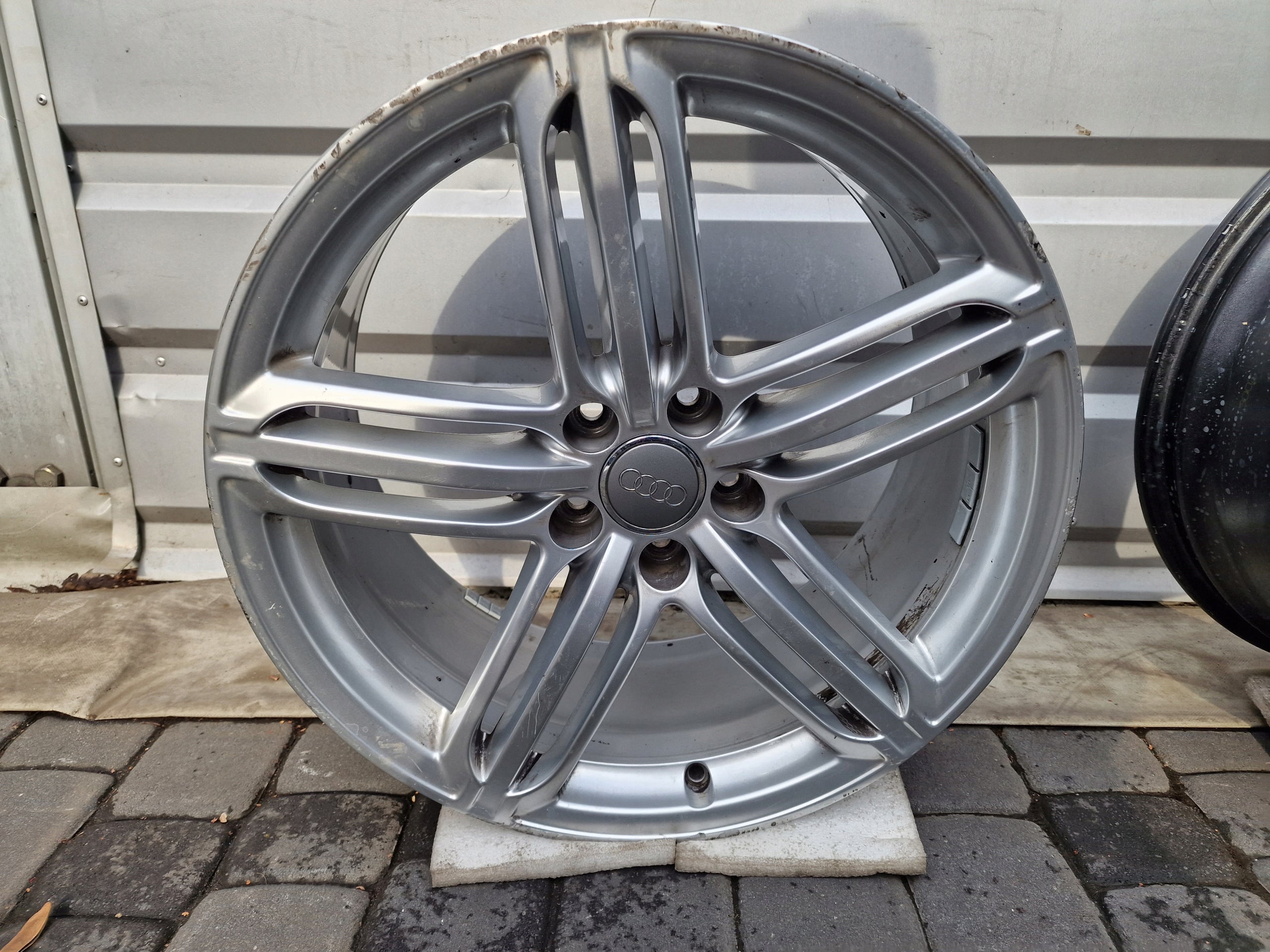 1x Alu Felge Audi Q3 Aluminum rim 19 Zoll 8.5J 5x112 36ET