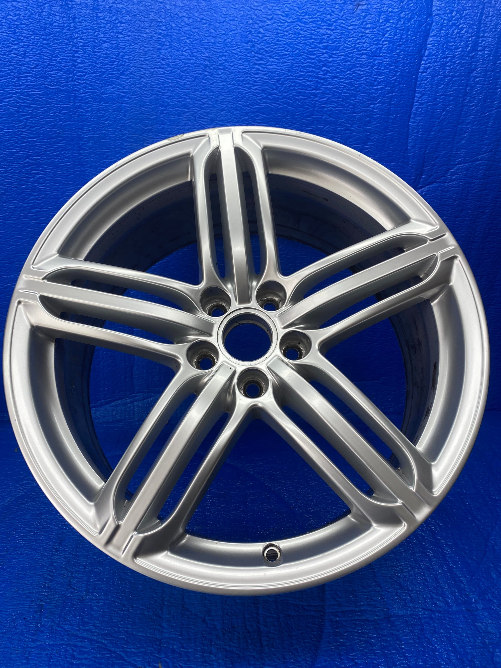  1x Alu Felge Audi Q3 Aluminum rim 19 Zoll 8.5J 5x112 36ET 8U0601025AC product image