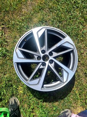 1x Alu Felge Audi Q3 Aluminum rim 19 Zoll 8.5J