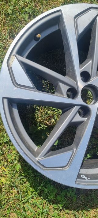 1x Alu Felge Audi Q3 Aluminum rim 19 Zoll 8.5J