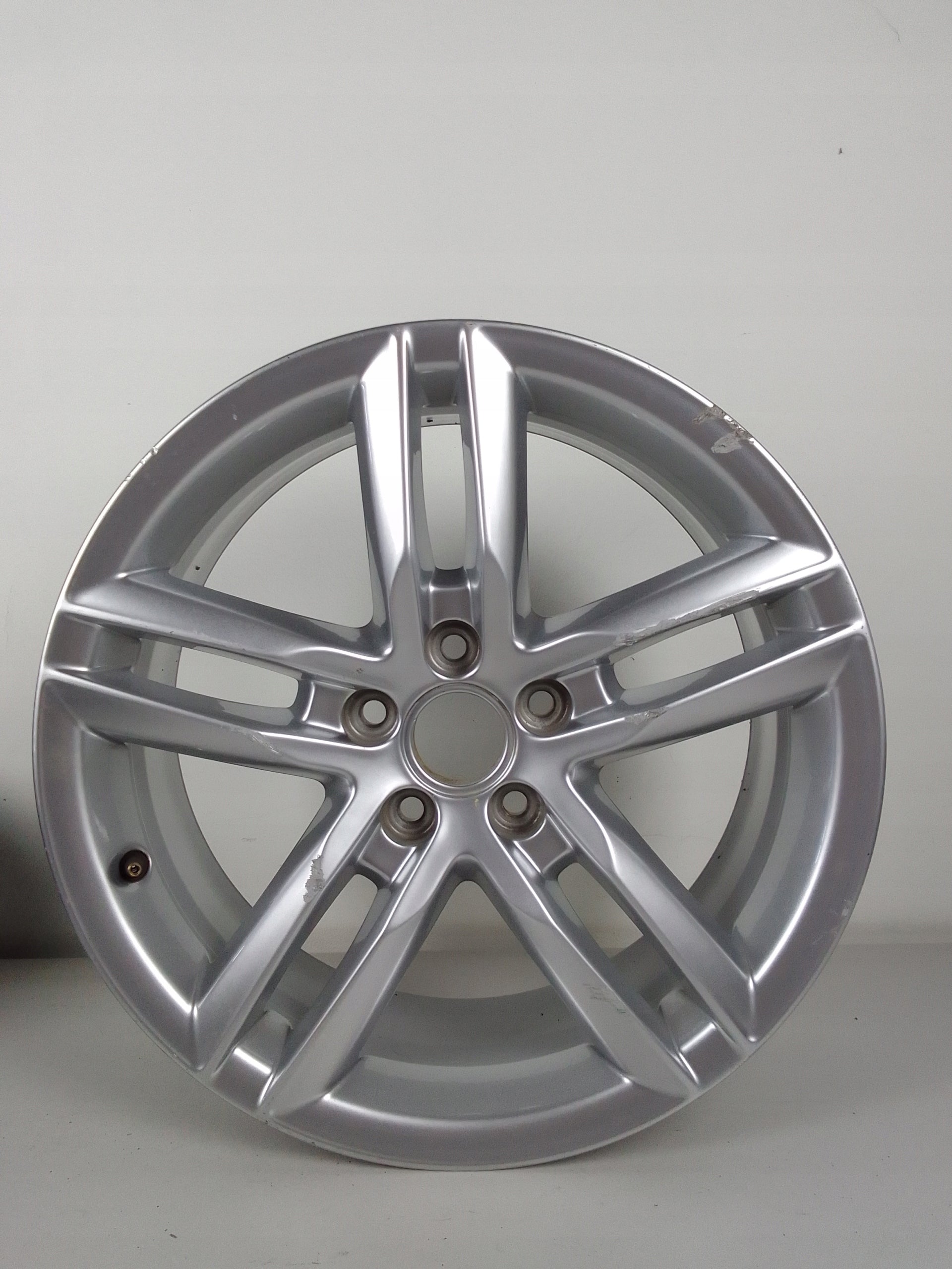  1x aluminum rim Audi Q3 aluminum rim 18 inch 7.0J 5x112 43ET 8U0601025AA  product image