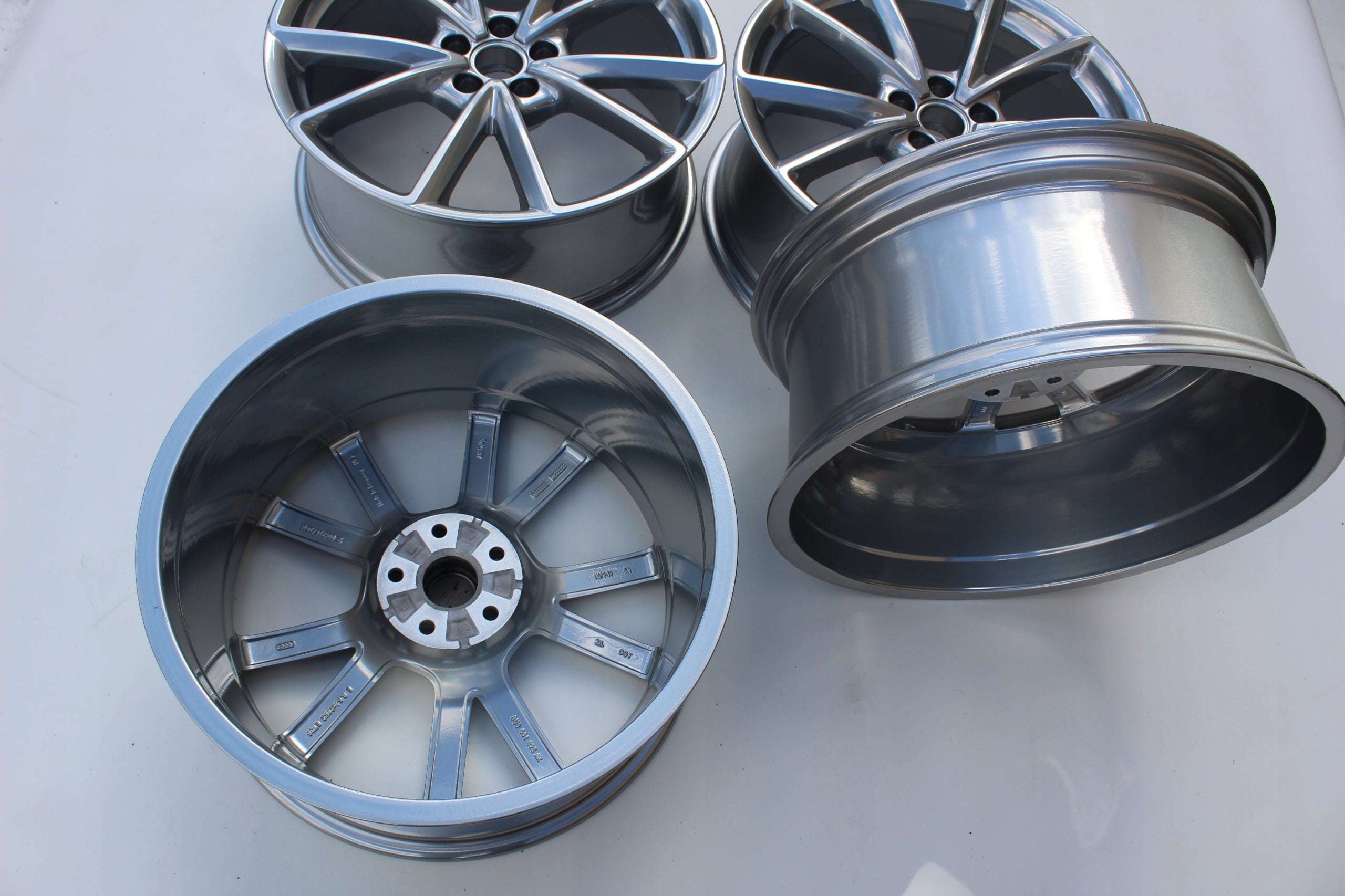 1x Alu Felge Audi Q3 Aluminum rim 20 Zoll 8.5J 5x112