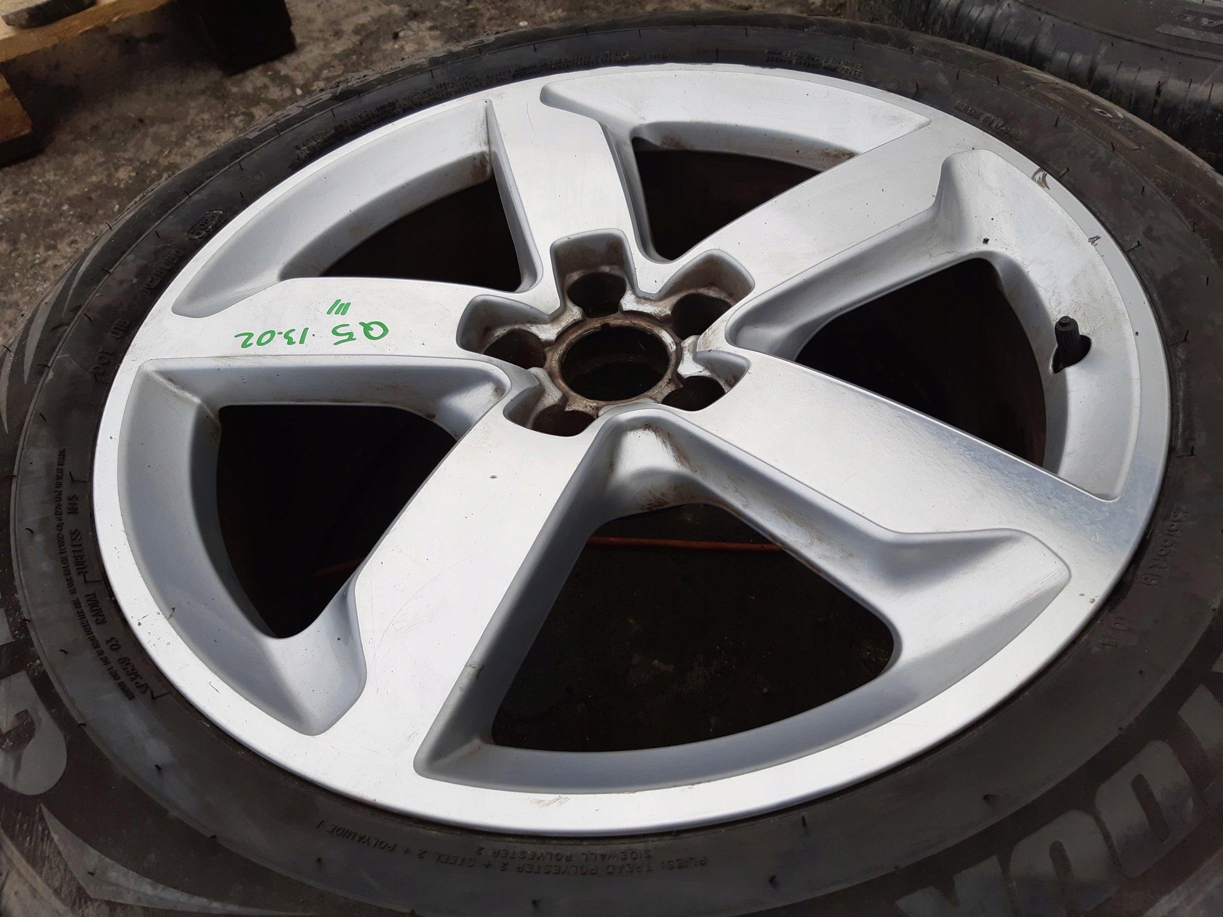 1x Alu Felge Audi Q5 SQ5 Aluminum rim 19 Zoll 8.0J 5x112 39ET 8R0601025J