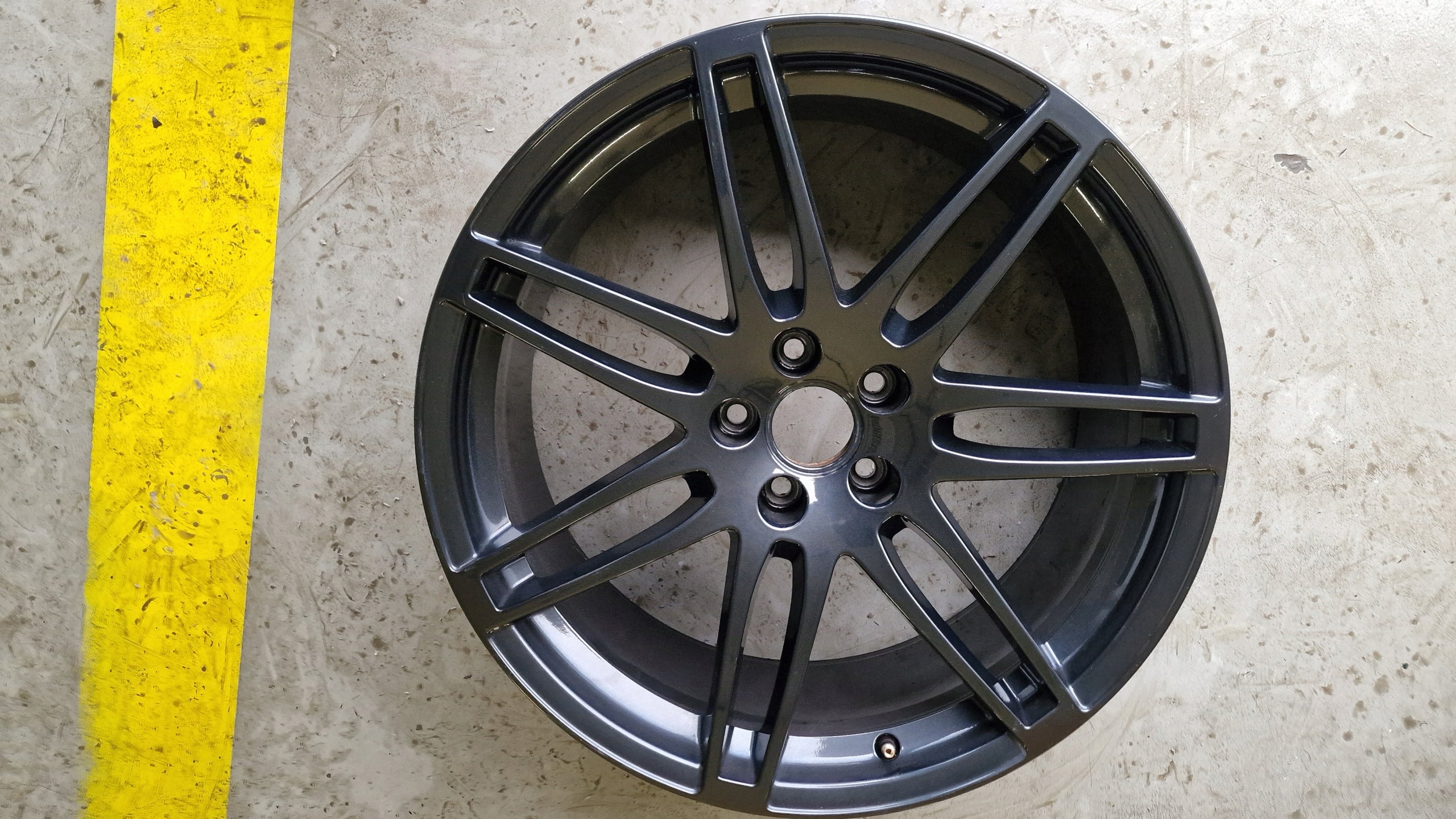 1x Alu Felge Audi Q5 SQ5 Aluminum rim 20 Zoll 8.5J 5x112 33ET 8R0601025BF