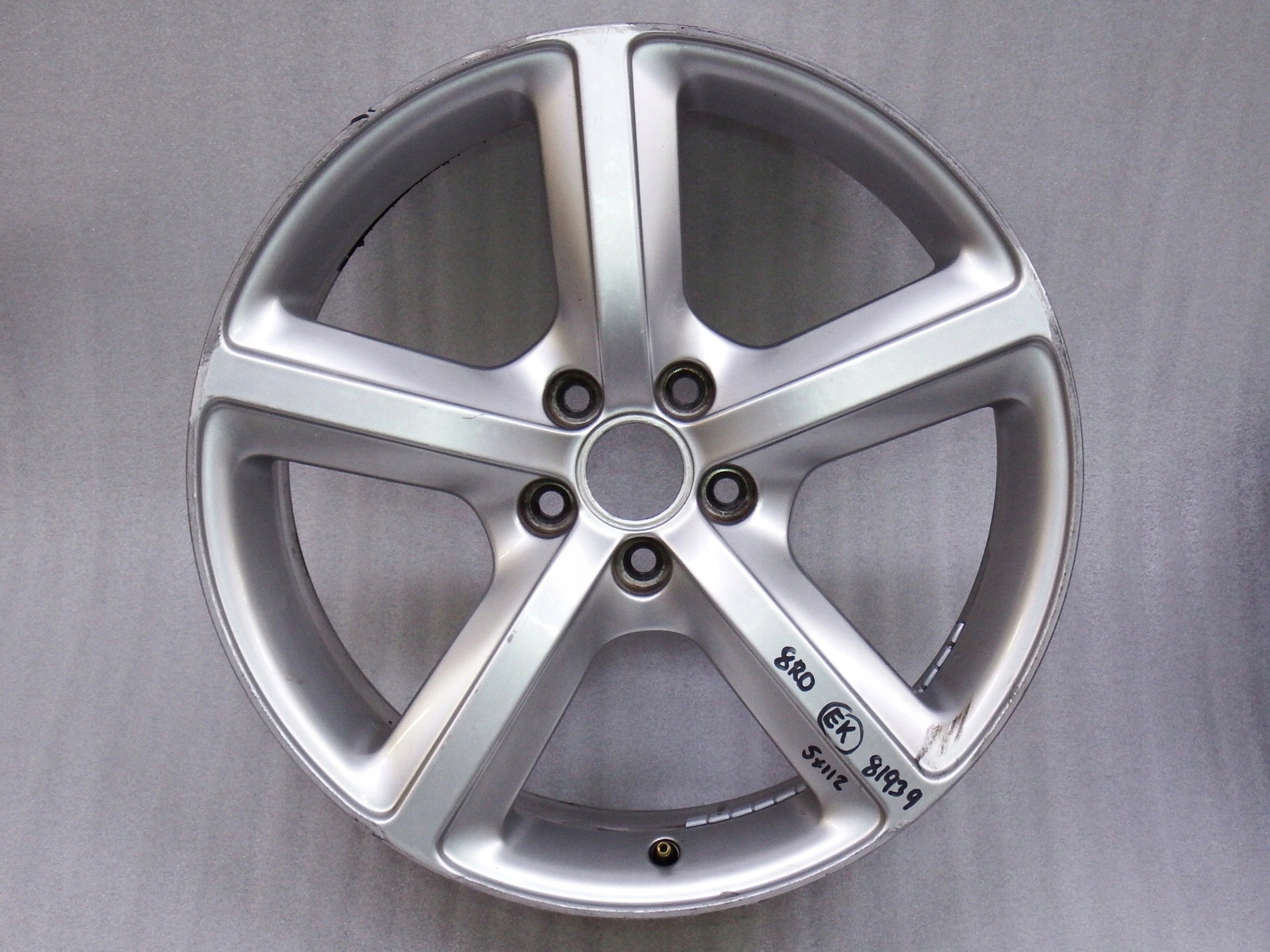  1x Alu Felge Audi Q5 SQ5 Aluminum rim 19 Zoll 8.0J 5x112 39ET 8R0601025BD product image